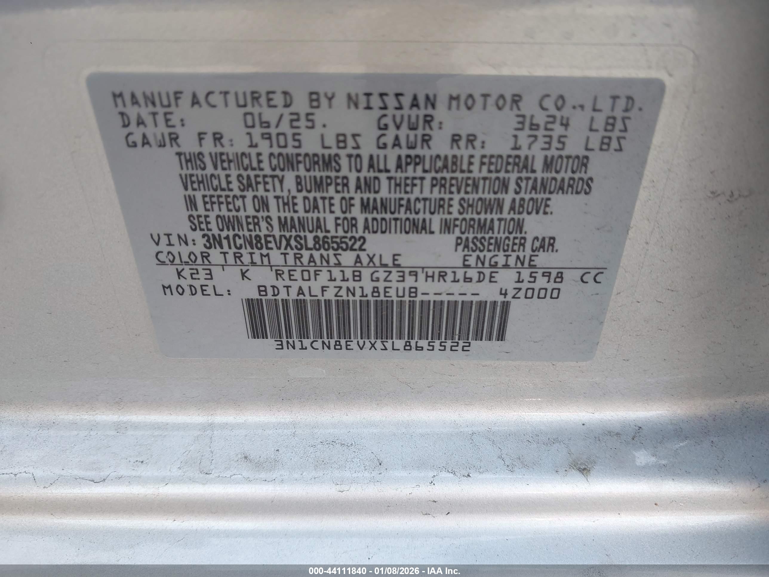 NISSAN VERSA image 9