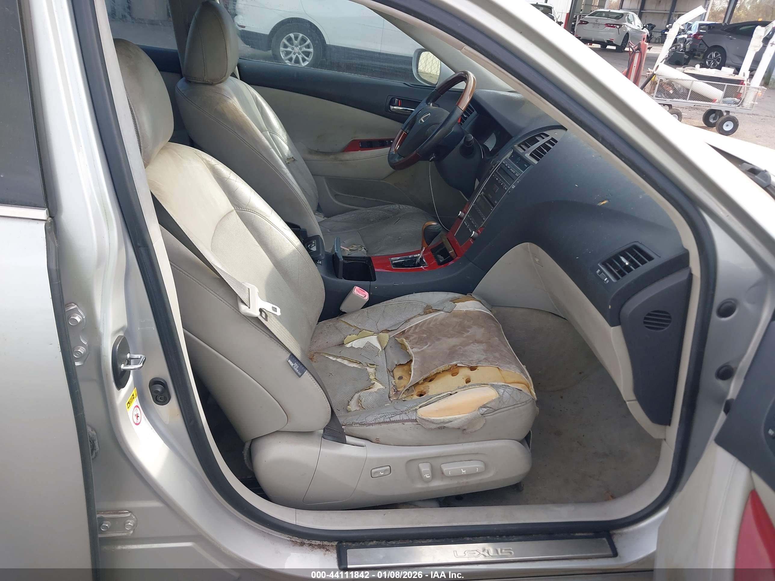 LEXUS ES image 5