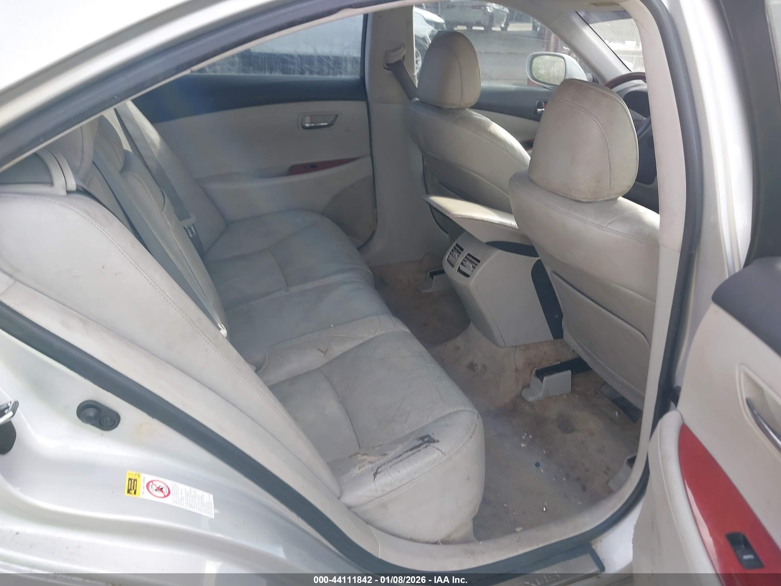 LEXUS ES image 8