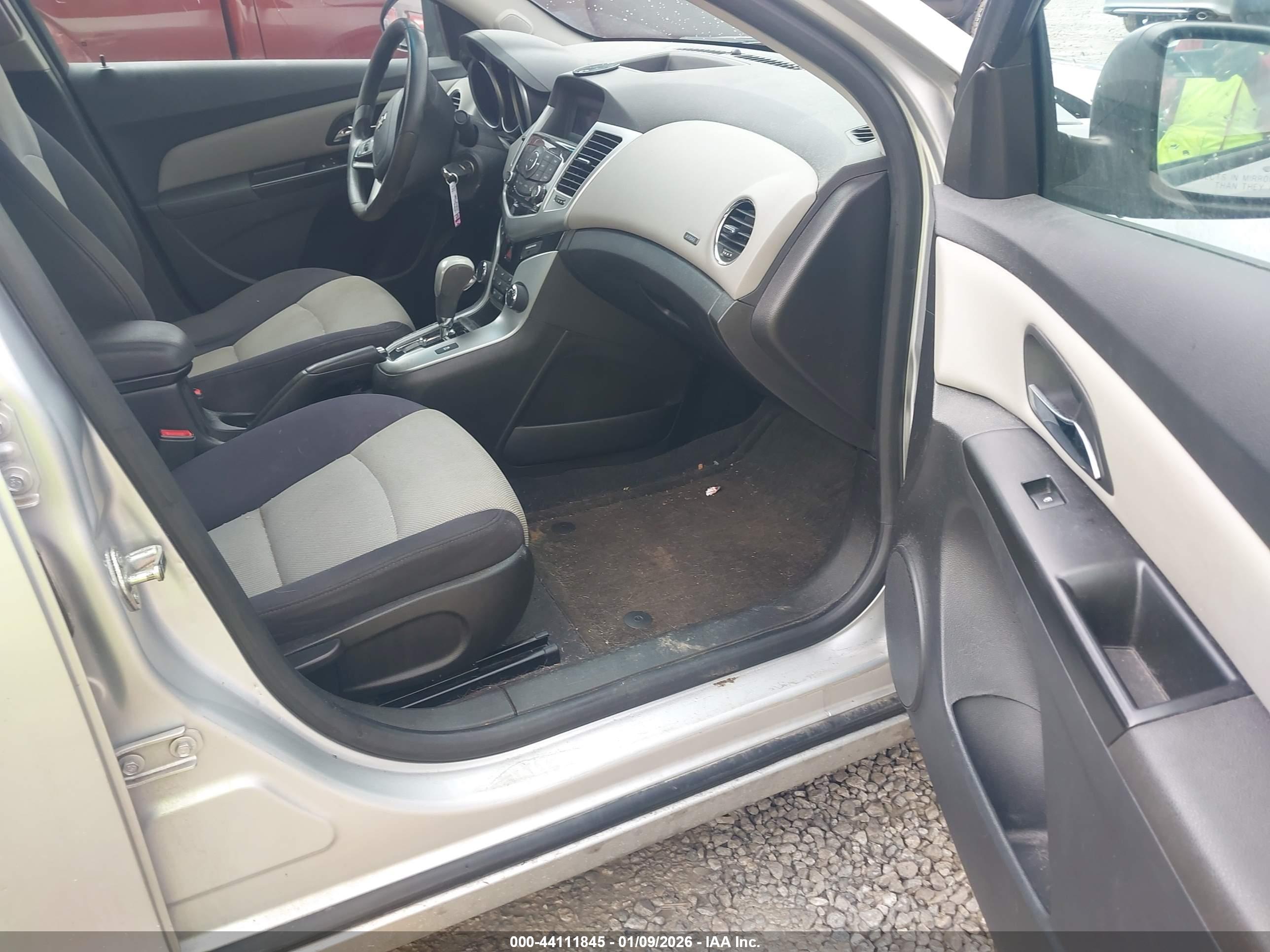 CHEVROLET CRUZE image 5