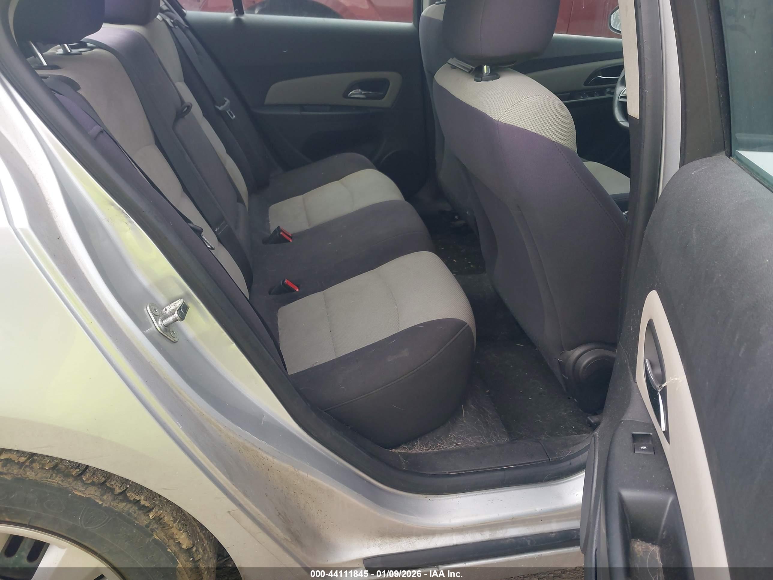 CHEVROLET CRUZE image 8