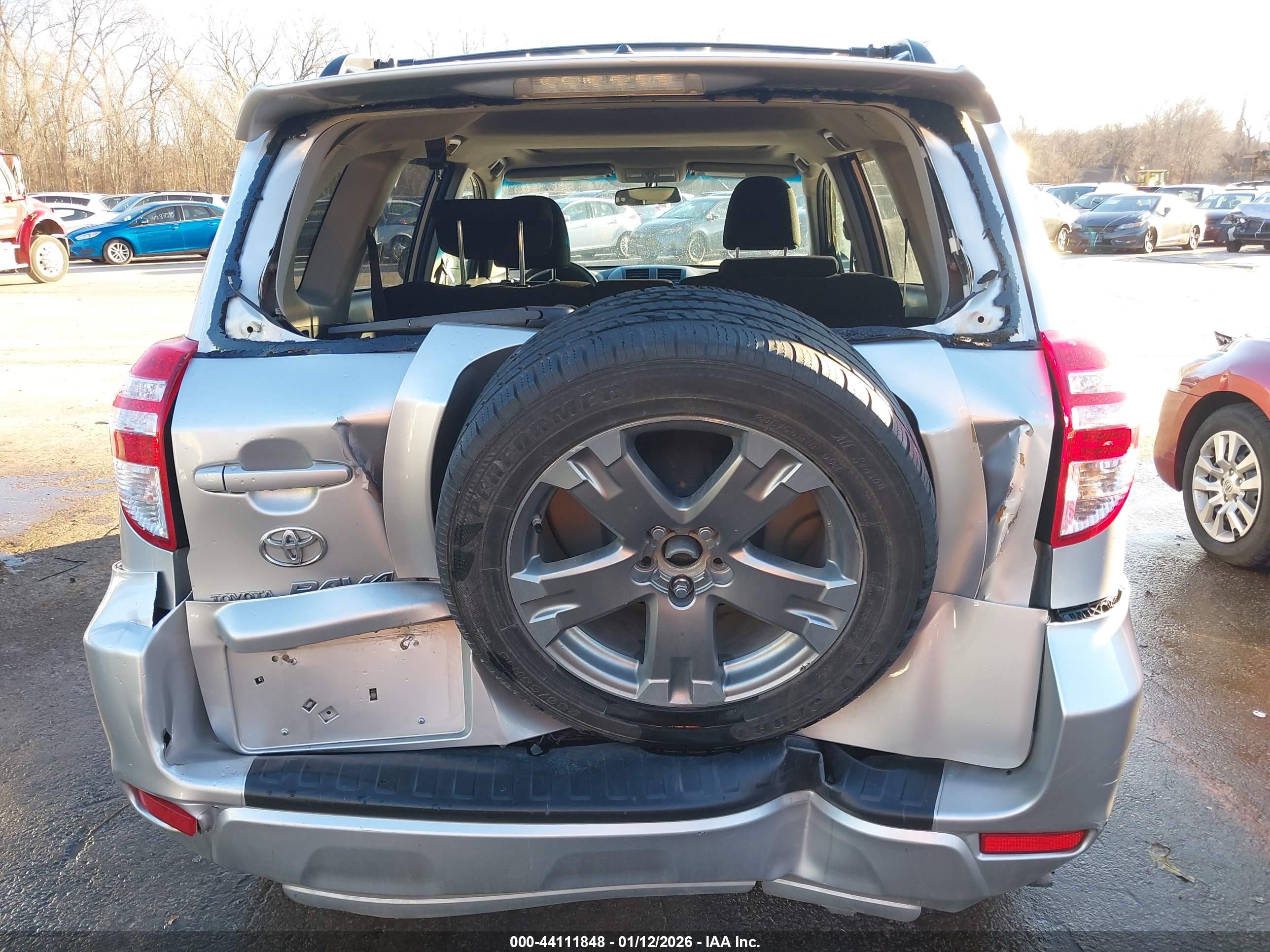 TOYOTA RAV4 image 6