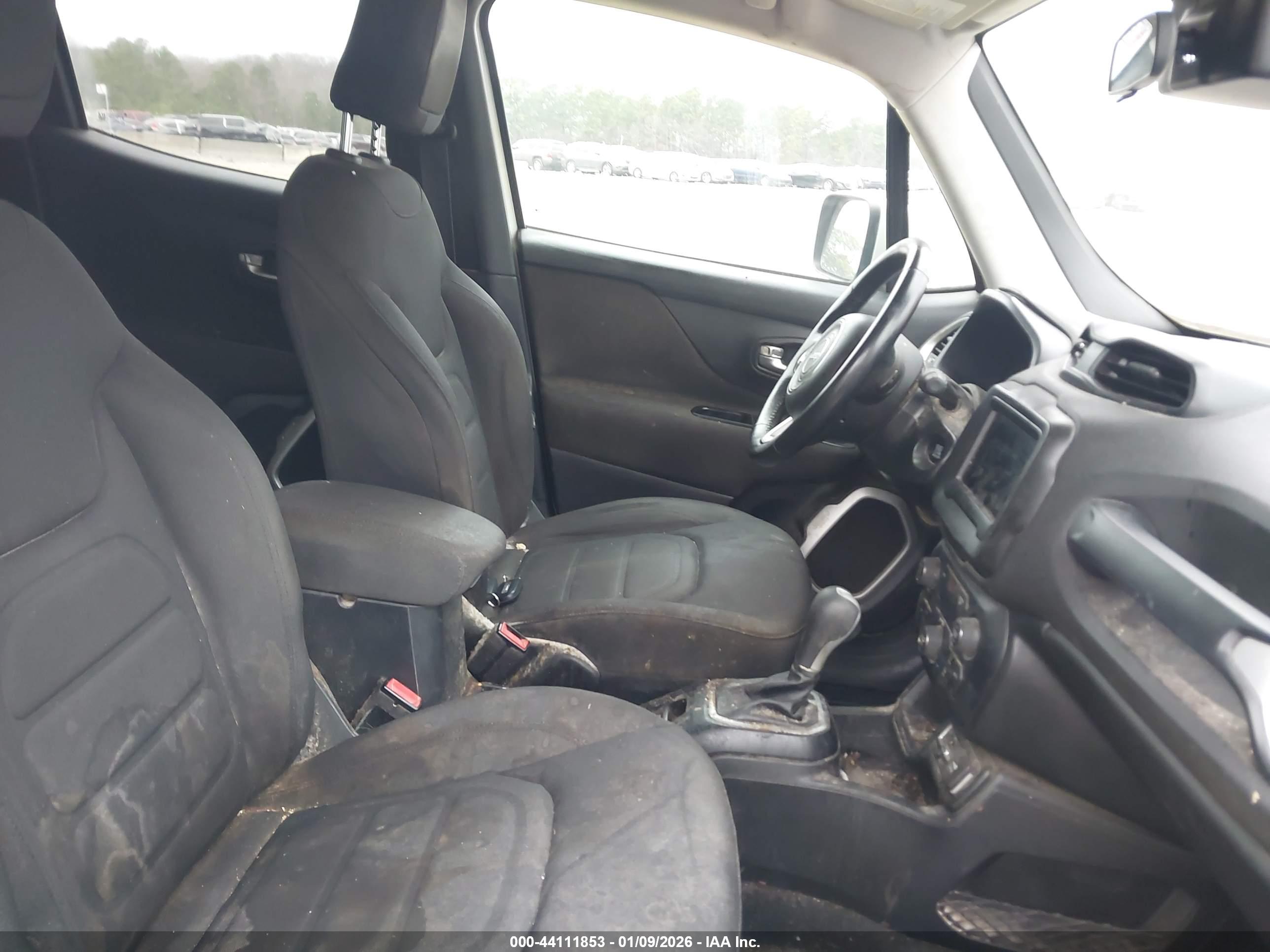 JEEP RENEGADE image 5