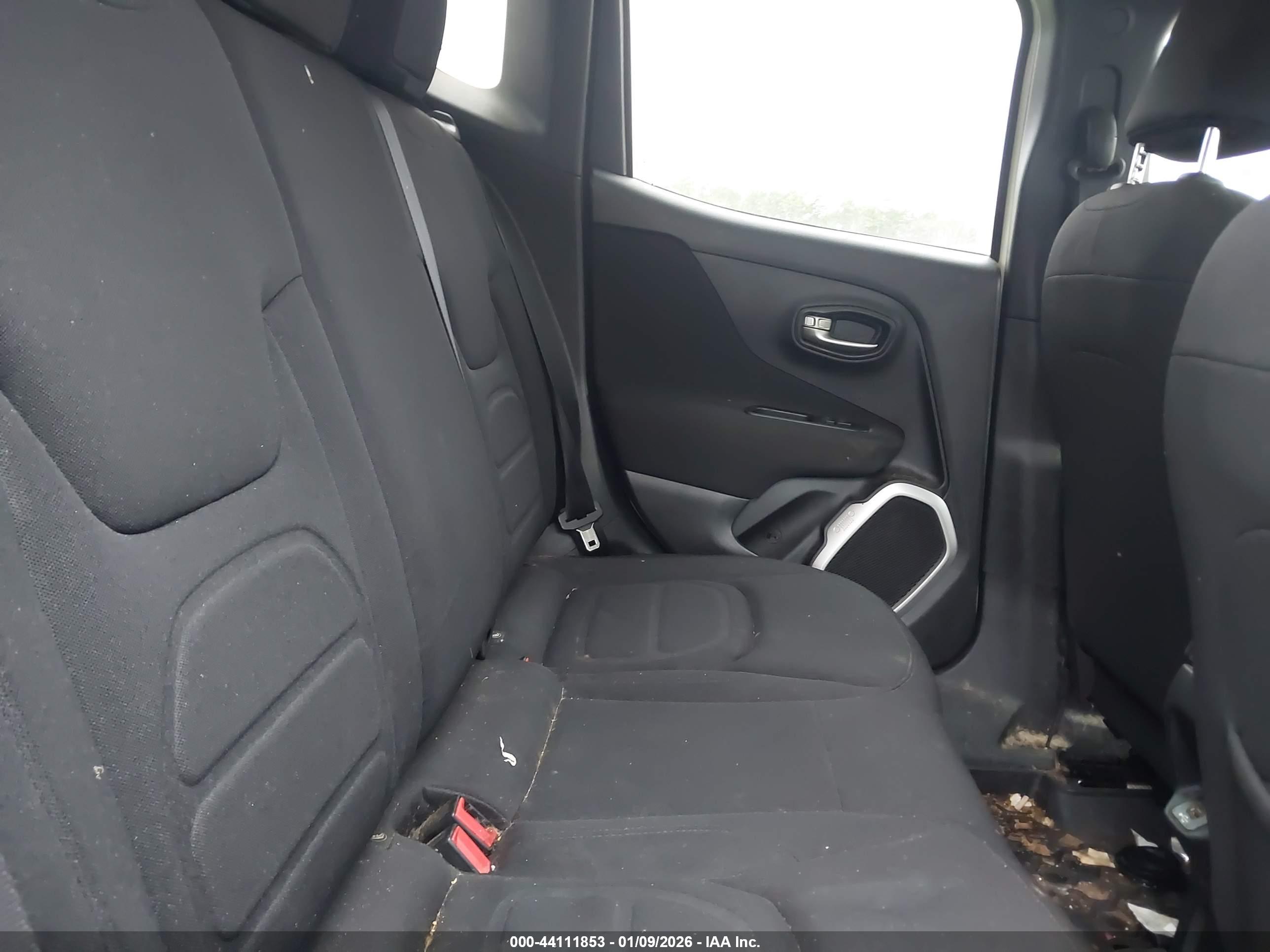 JEEP RENEGADE image 8