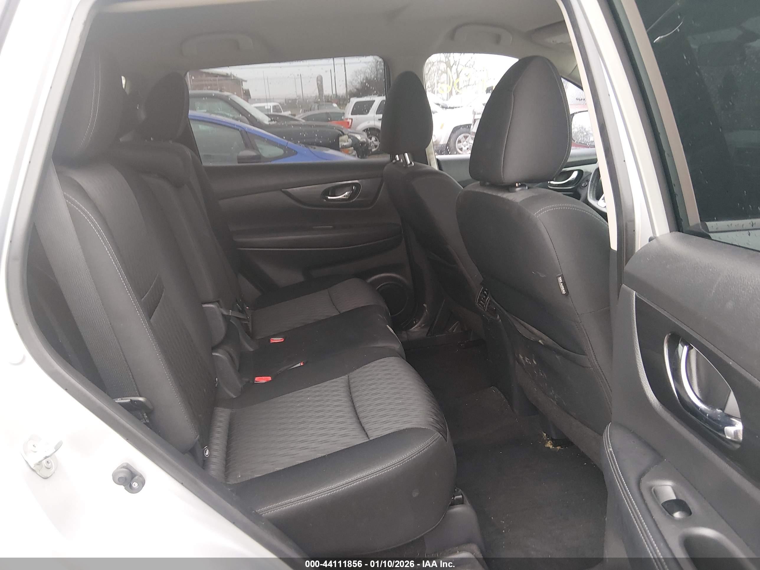 NISSAN ROGUE image 8