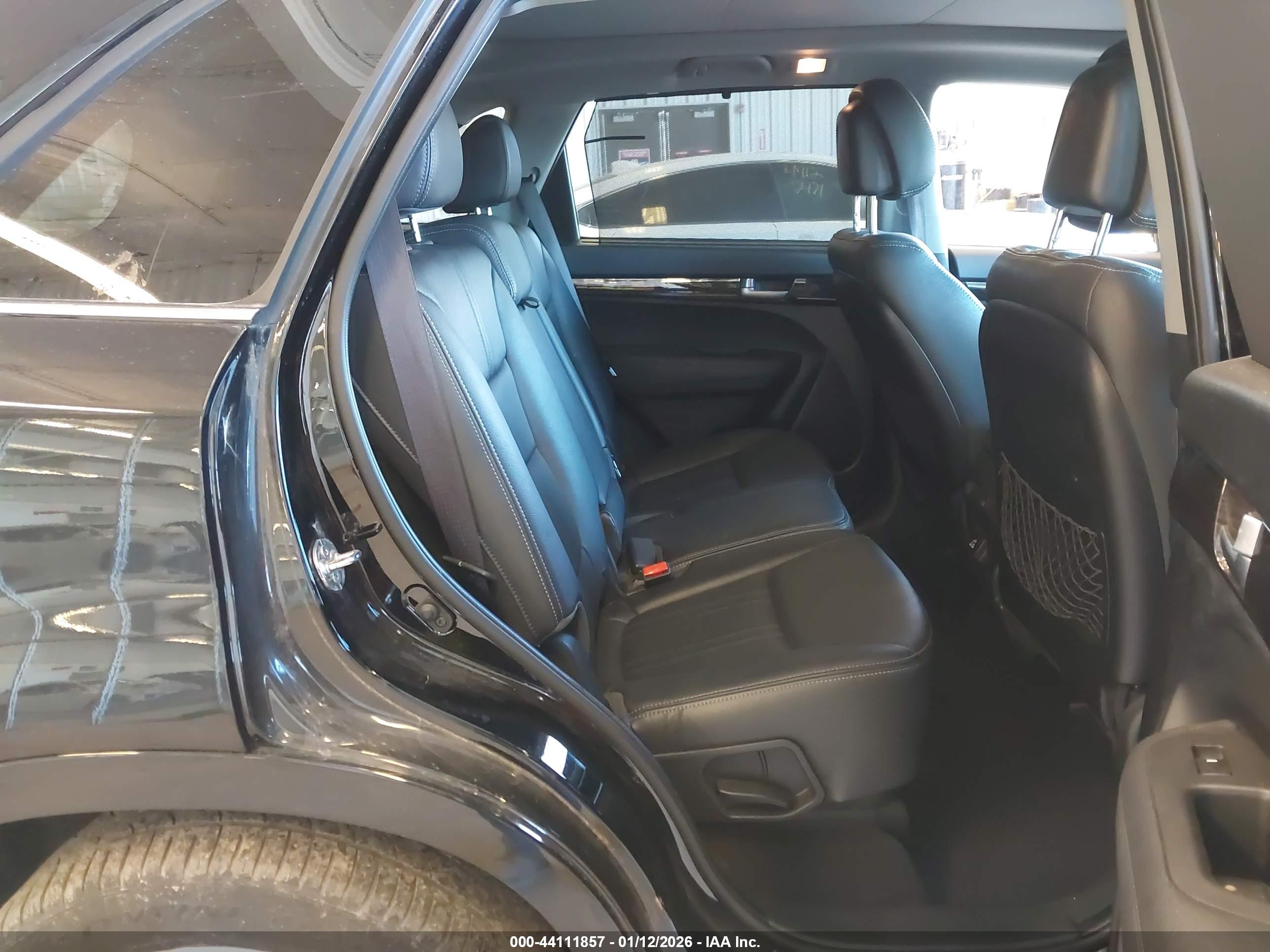 KIA SORENTO image 8