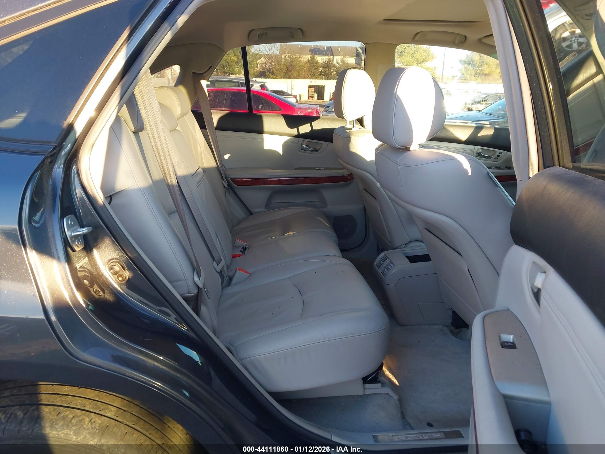 LEXUS RX image 8