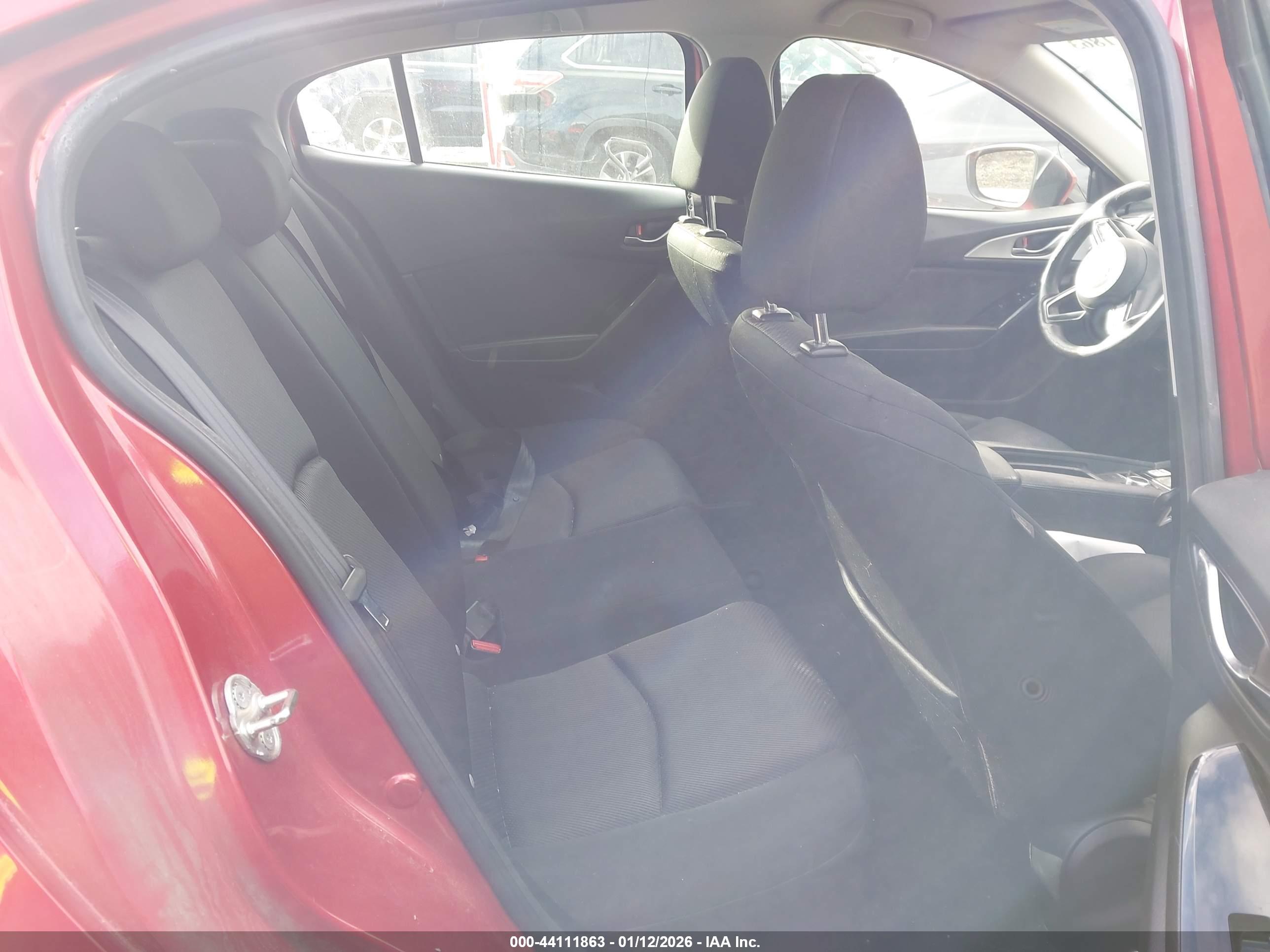 MAZDA MAZDA3 image 8