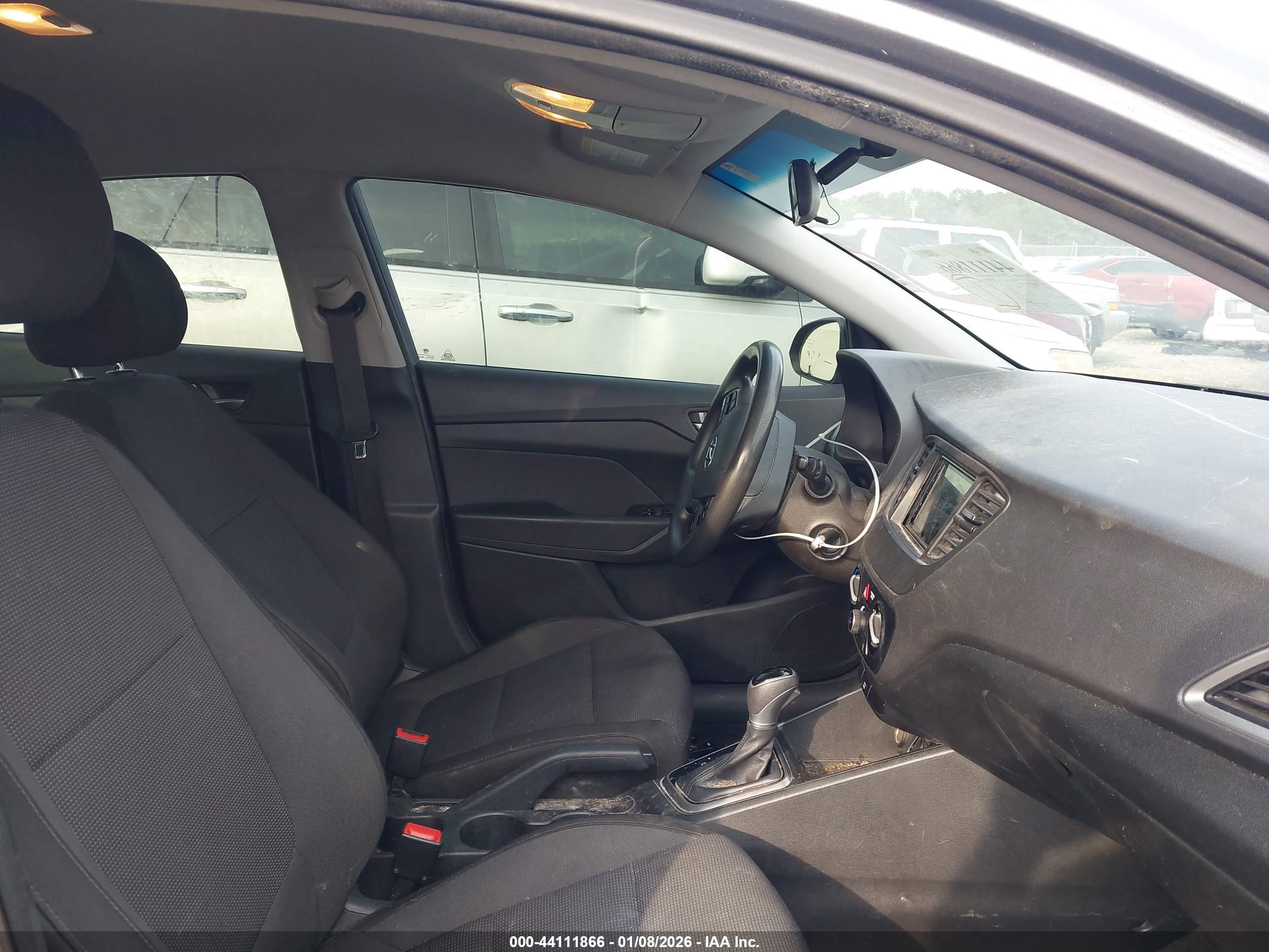 HYUNDAI ACCENT image 5