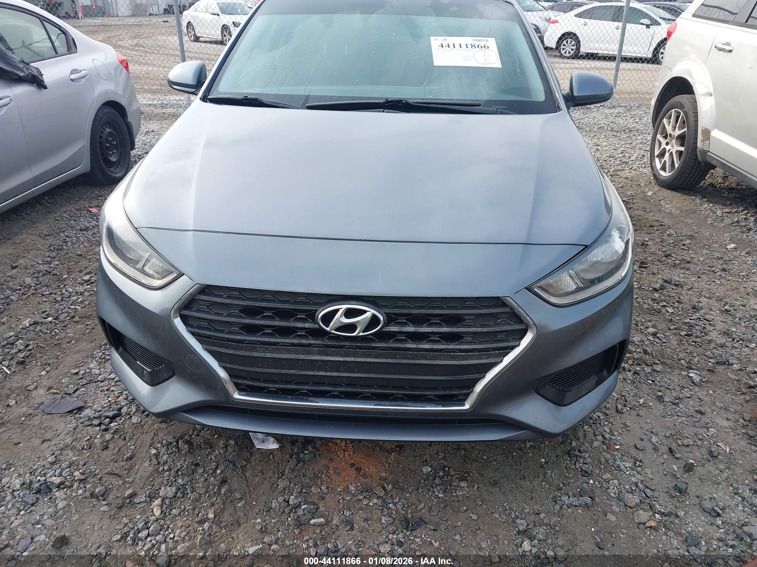 HYUNDAI ACCENT image 6