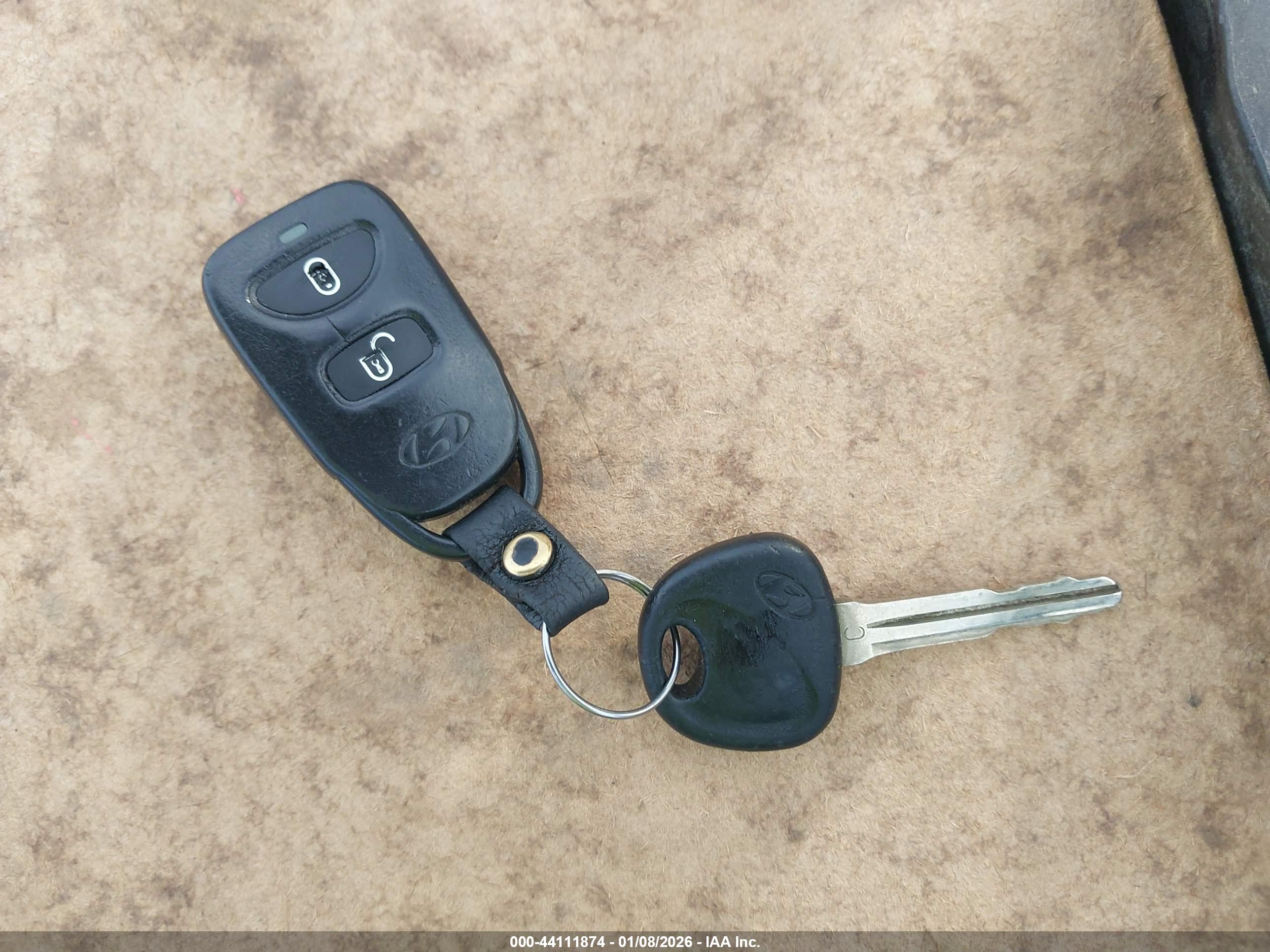 HYUNDAI SANTA image 11