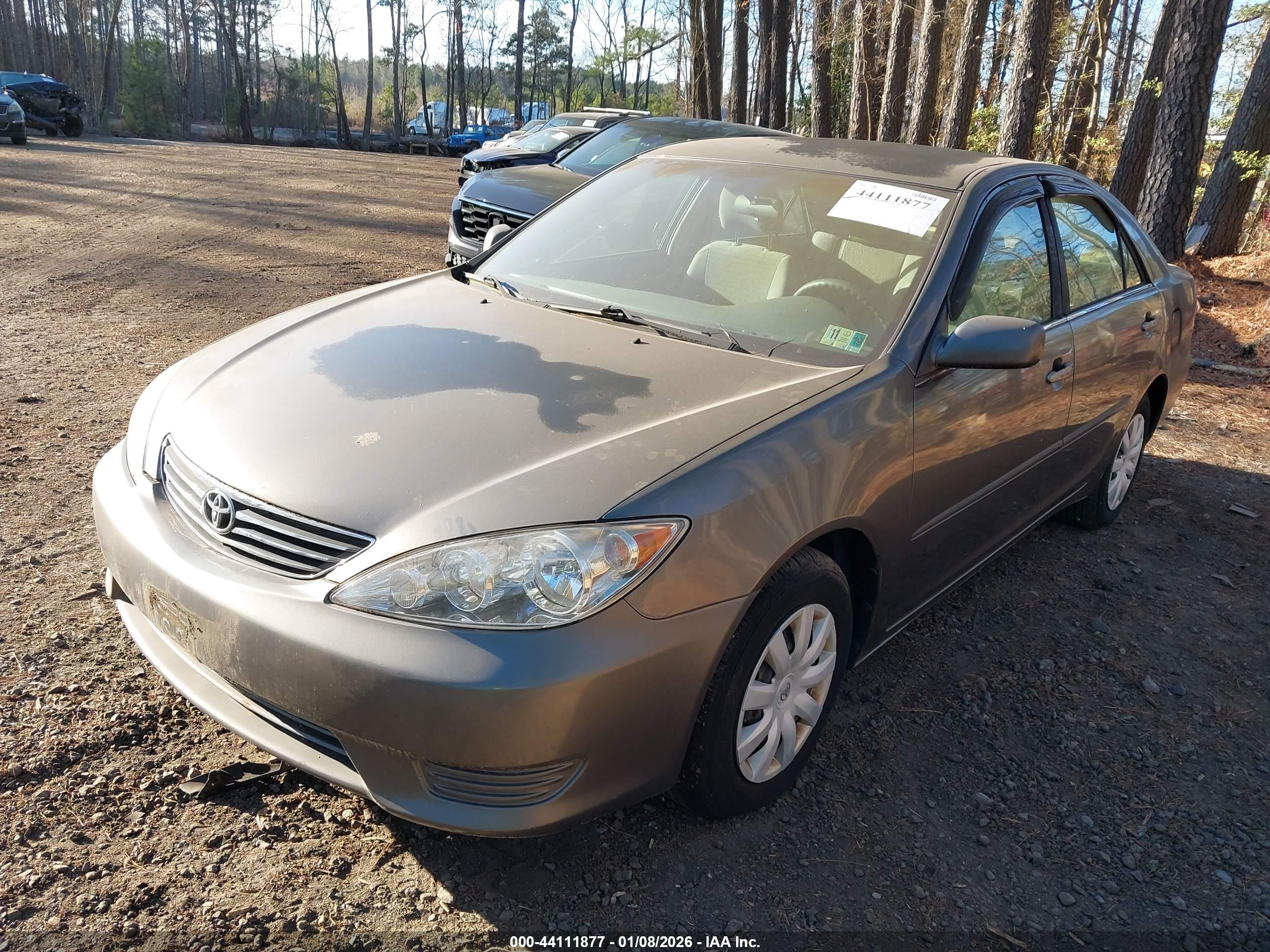 TOYOTA CAMRY image 2