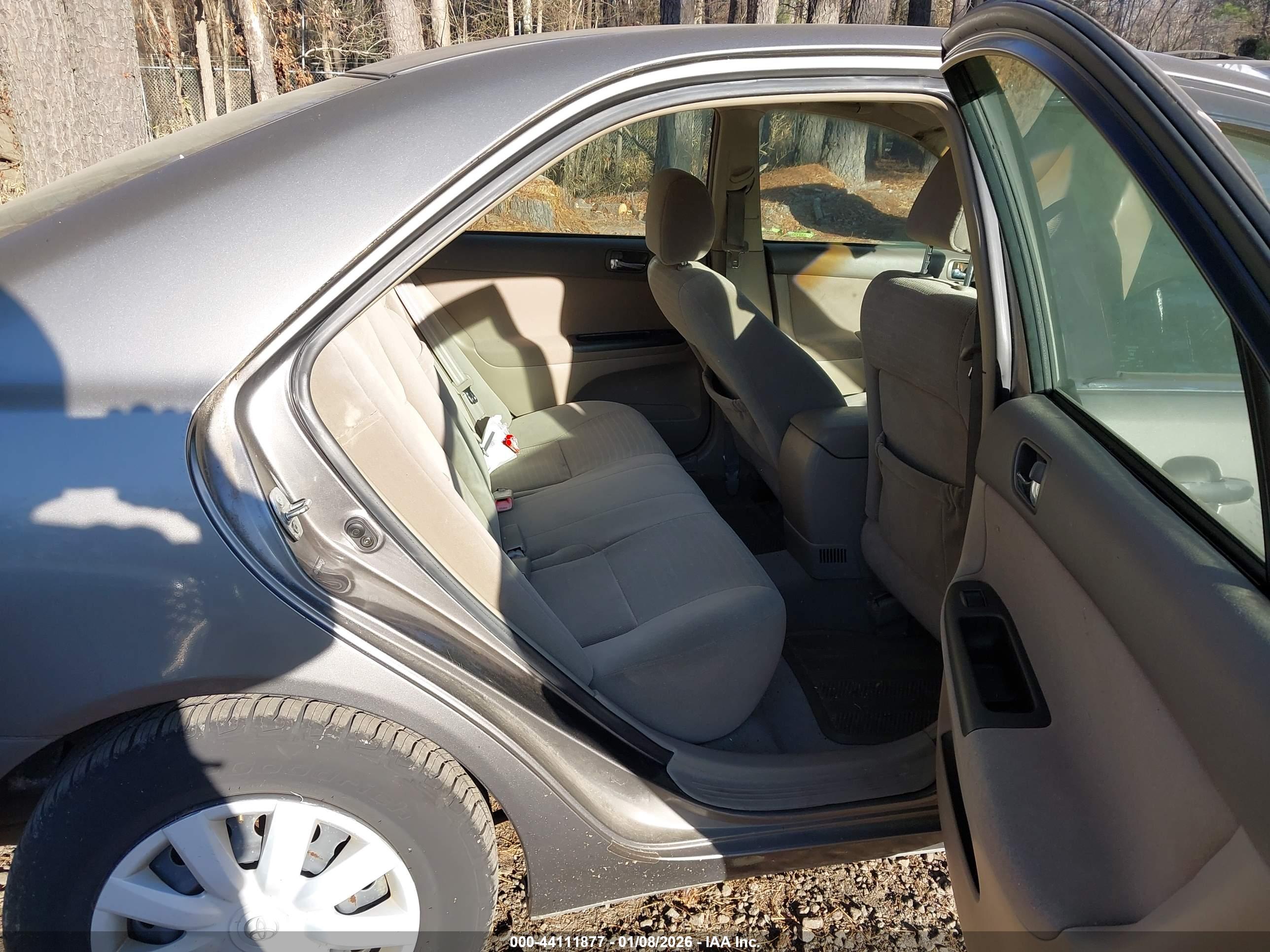 TOYOTA CAMRY image 8