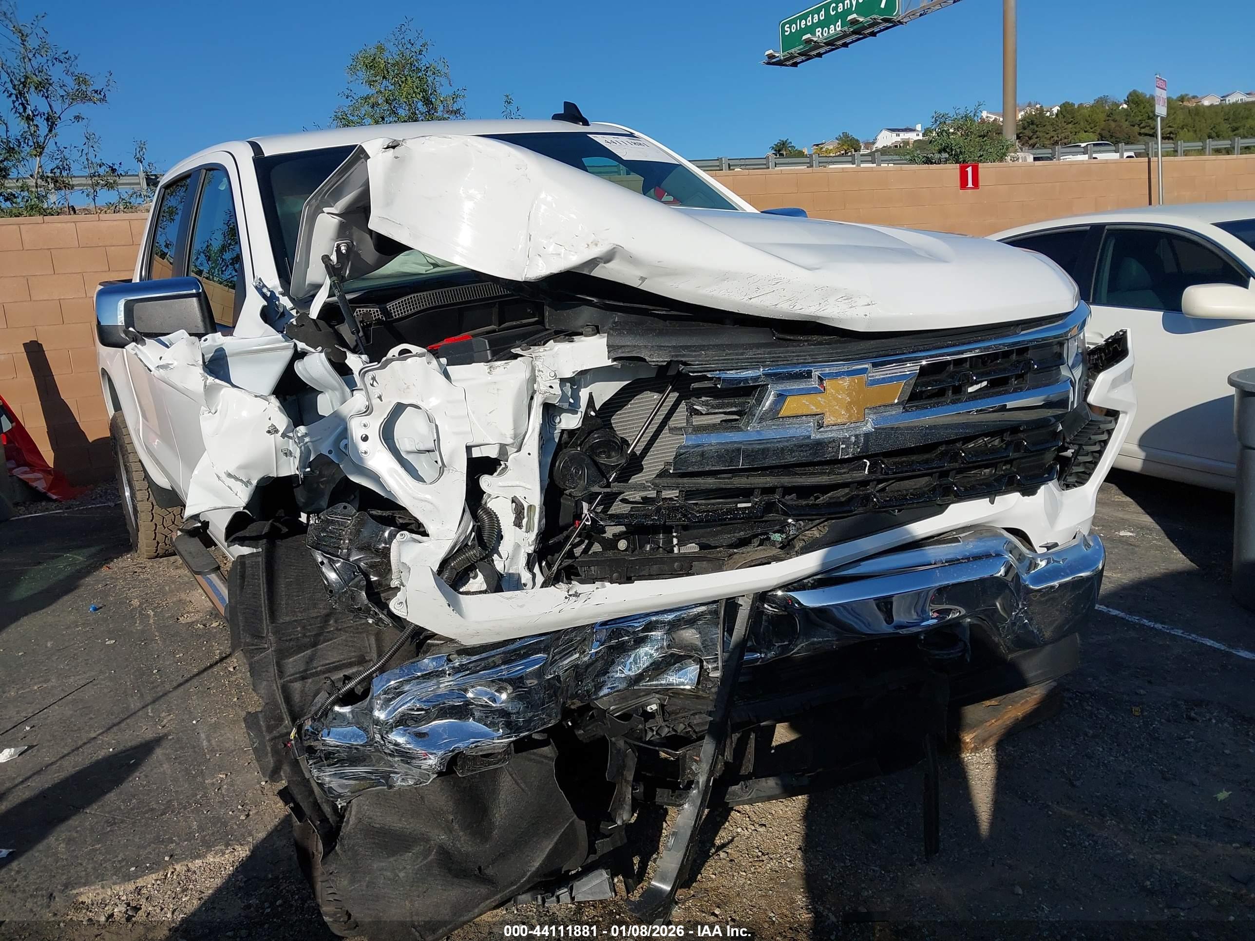 CHEVROLET SILVERADO image 6