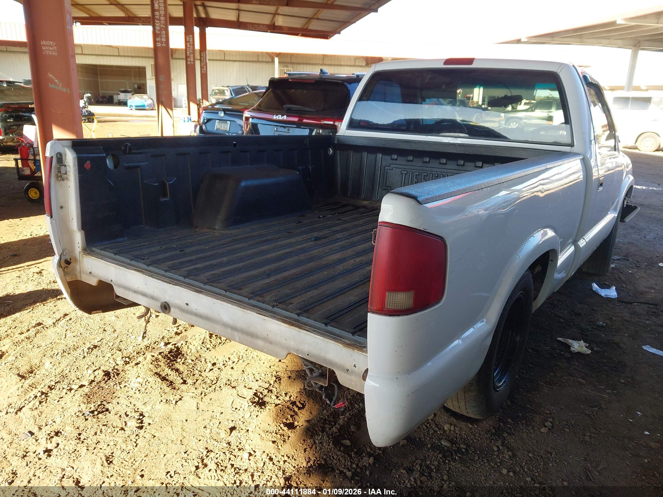 CHEVROLET S-10 image 4