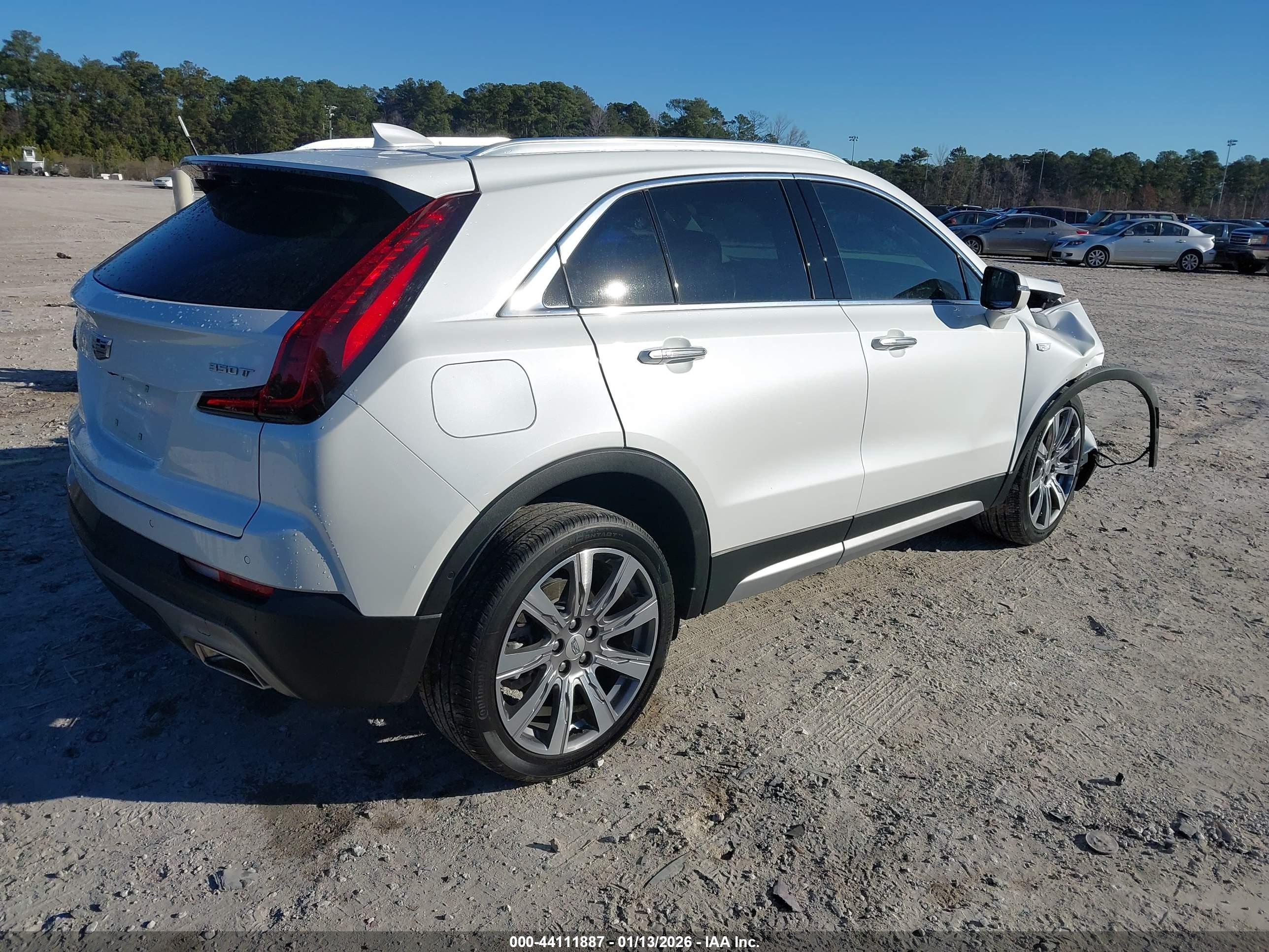 CADILLAC XT4 image 4