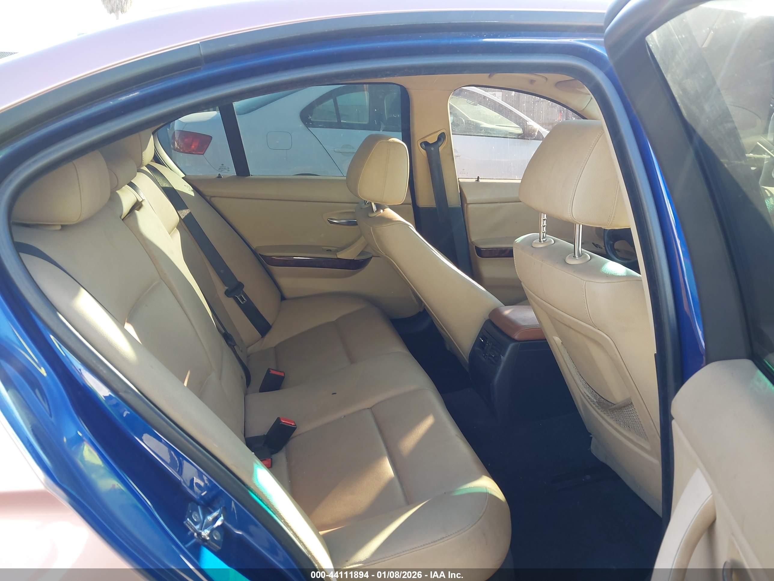 BMW 328I image 8