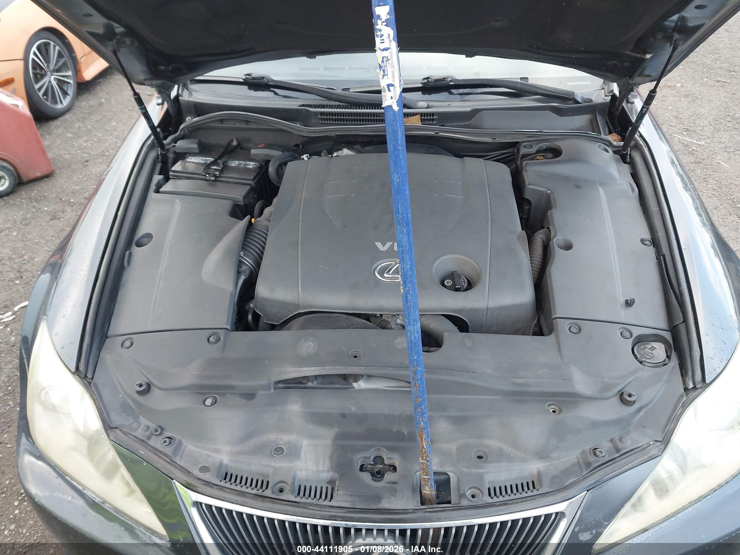 LEXUS IS image 10