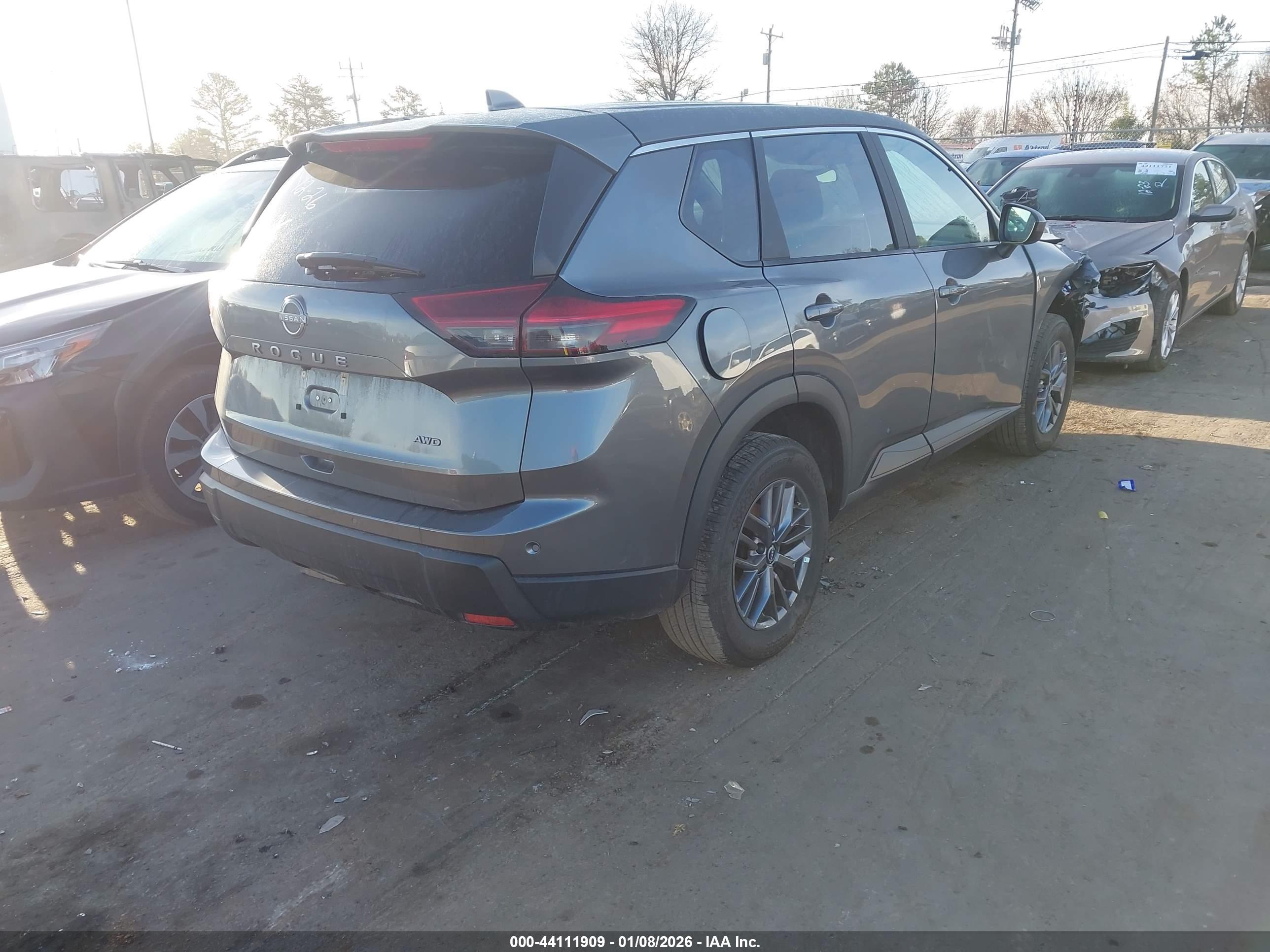 NISSAN ROGUE image 4