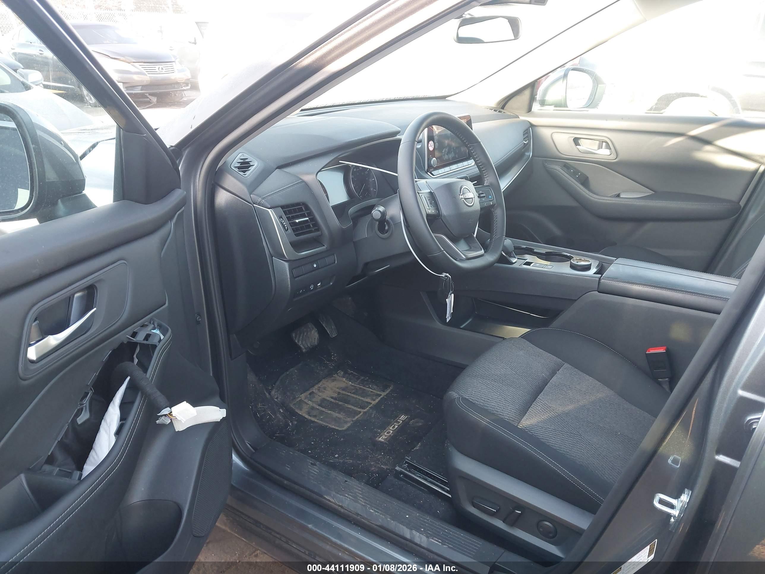 NISSAN ROGUE image 5
