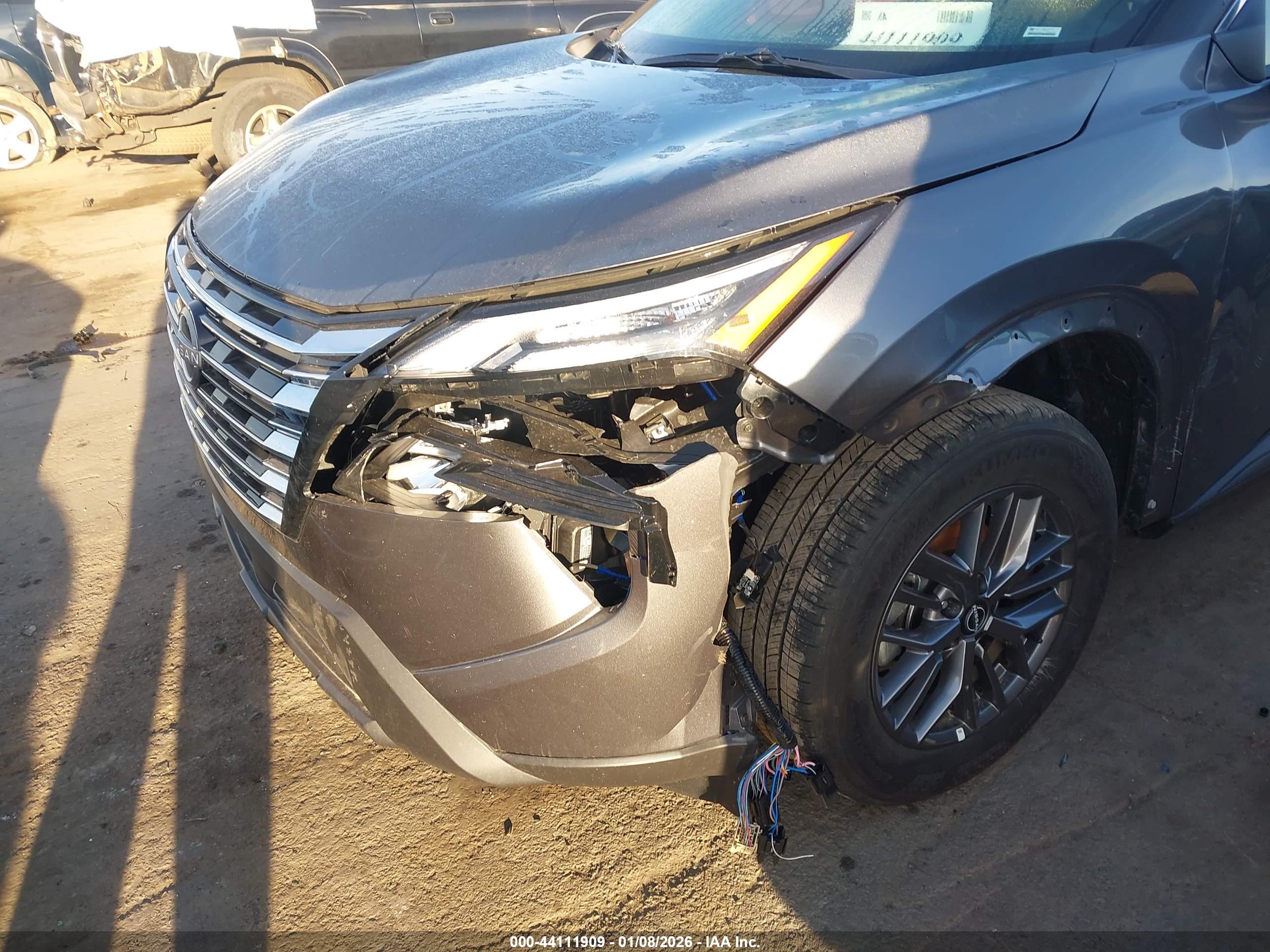 NISSAN ROGUE image 6