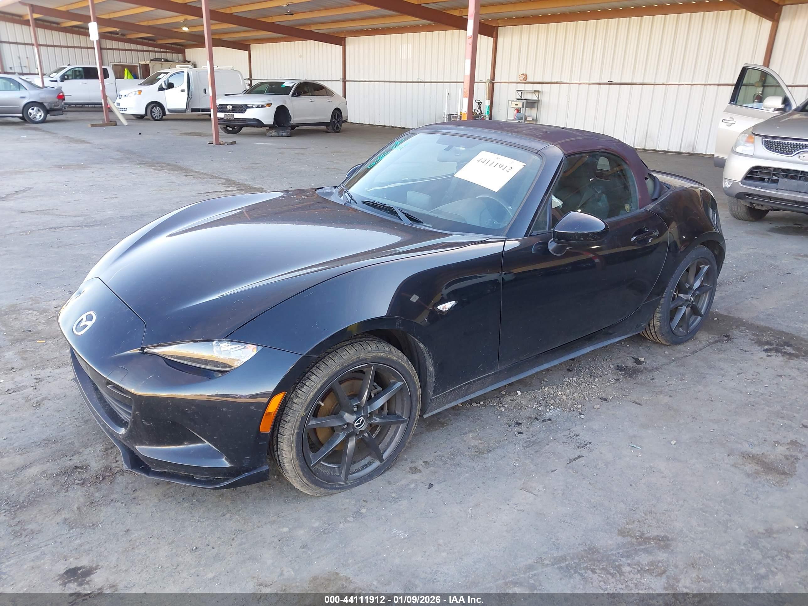MAZDA MX-5 image 2