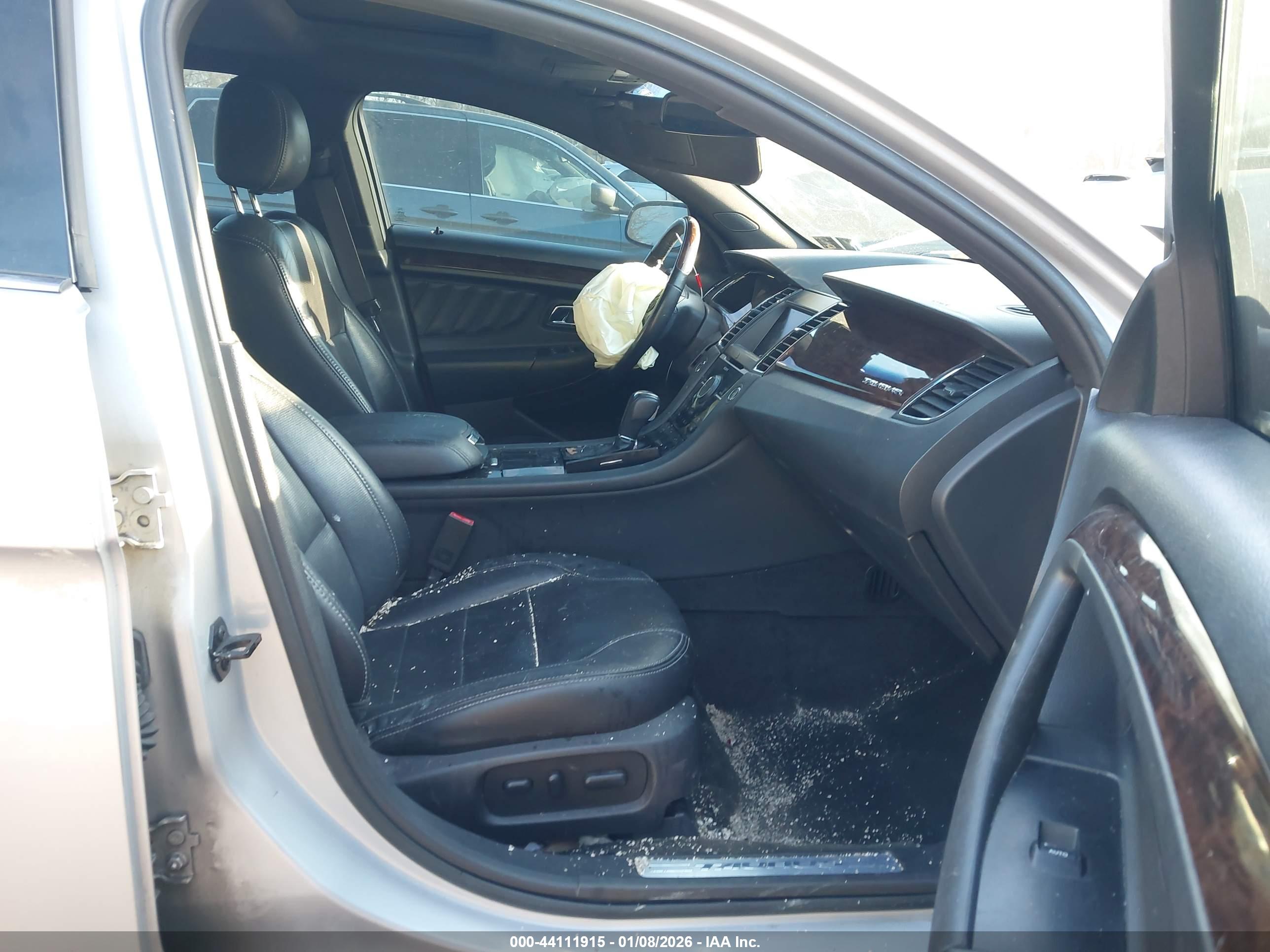 FORD TAURUS image 5