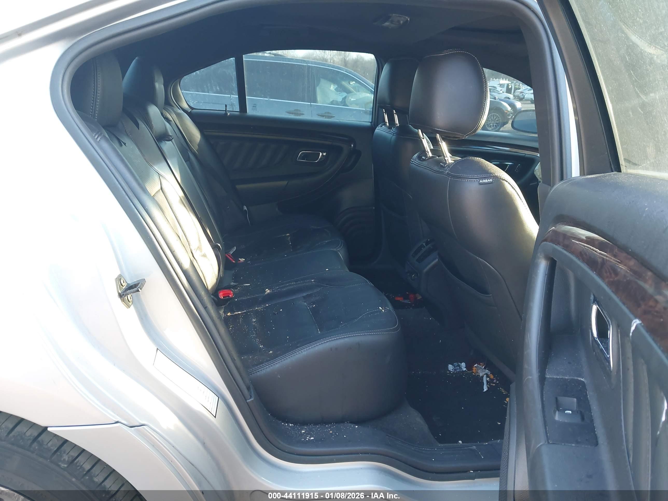 FORD TAURUS image 8