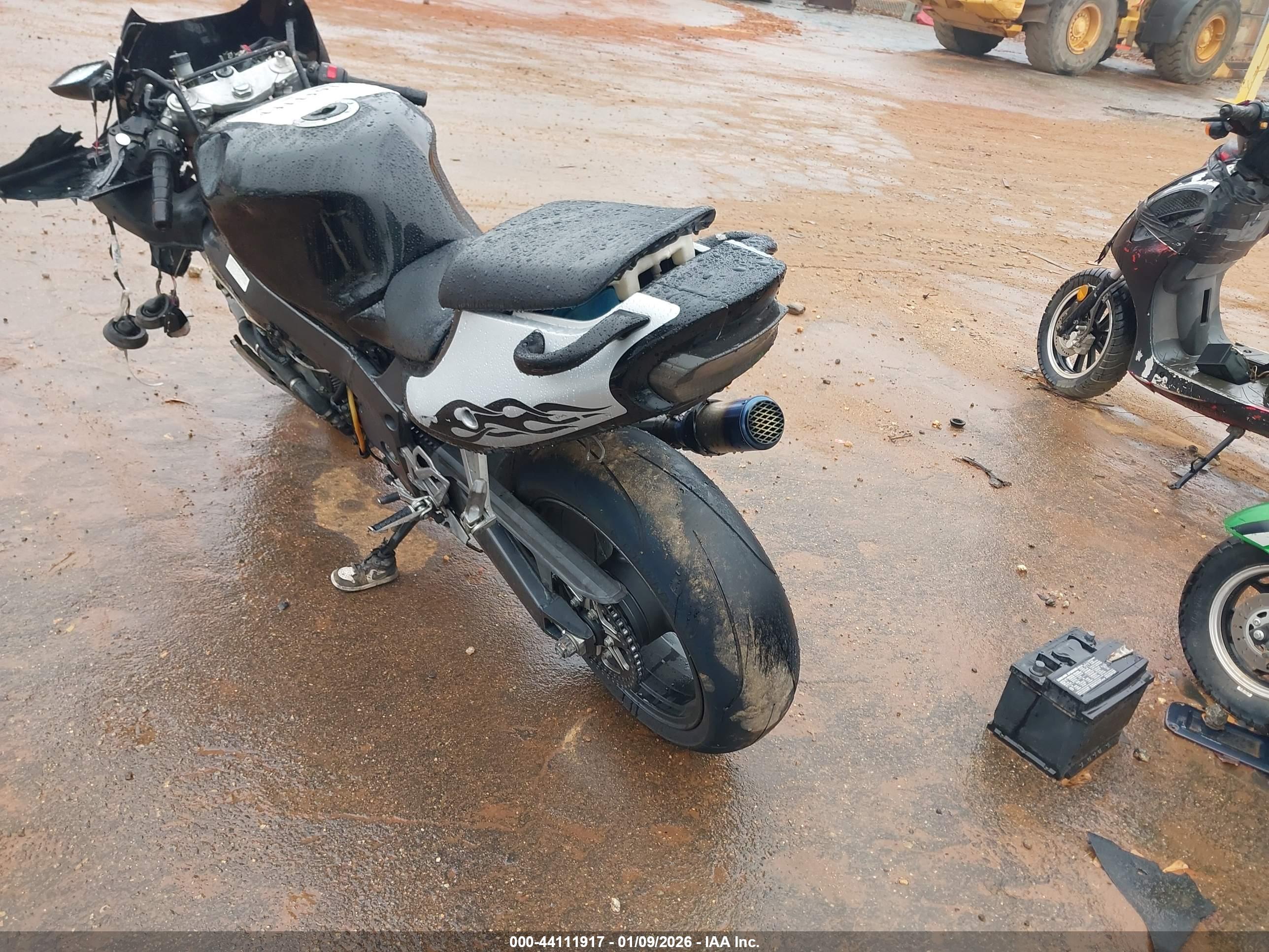KAWASAKI ZX750 image 3