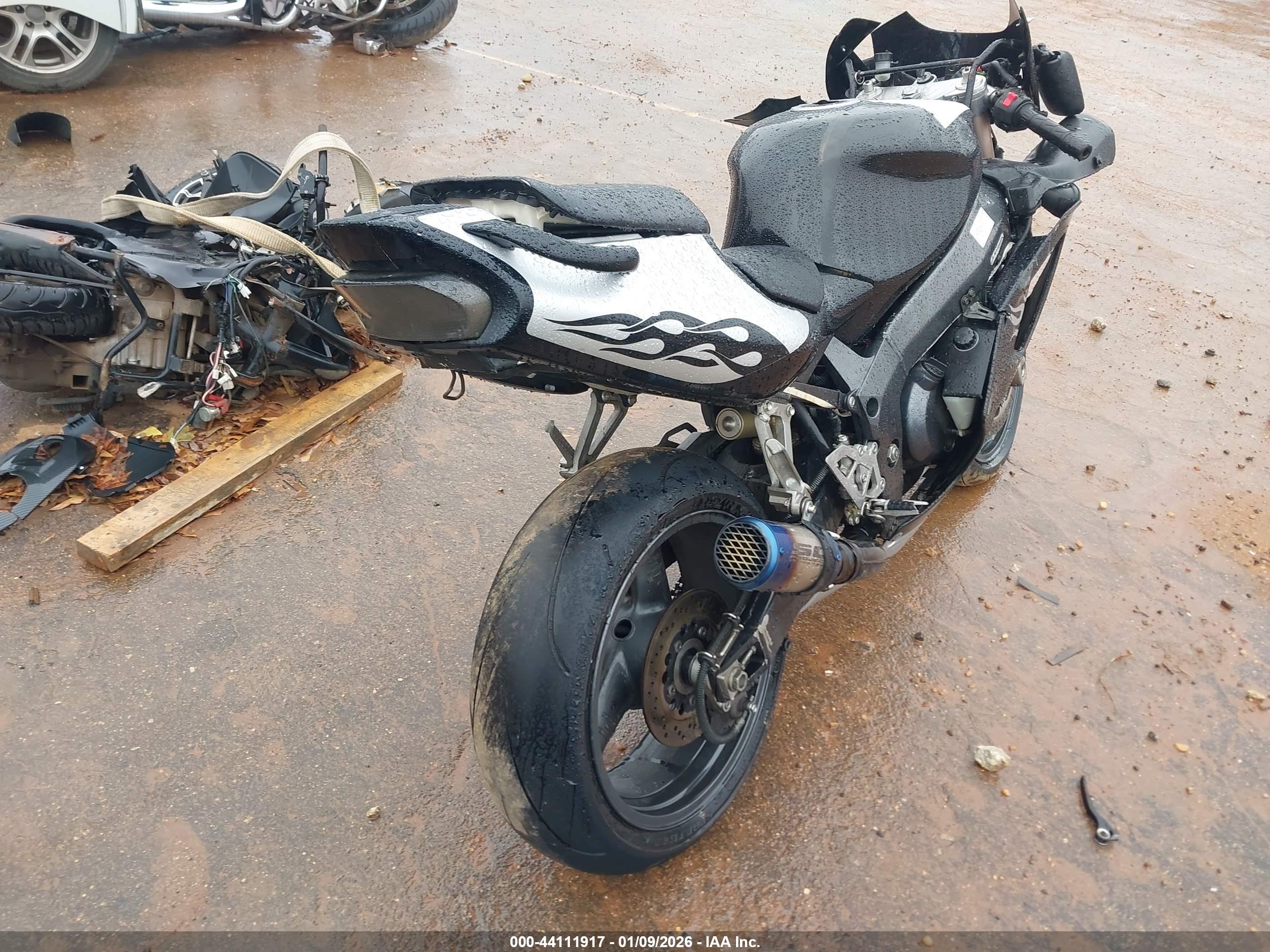 KAWASAKI ZX750 image 4