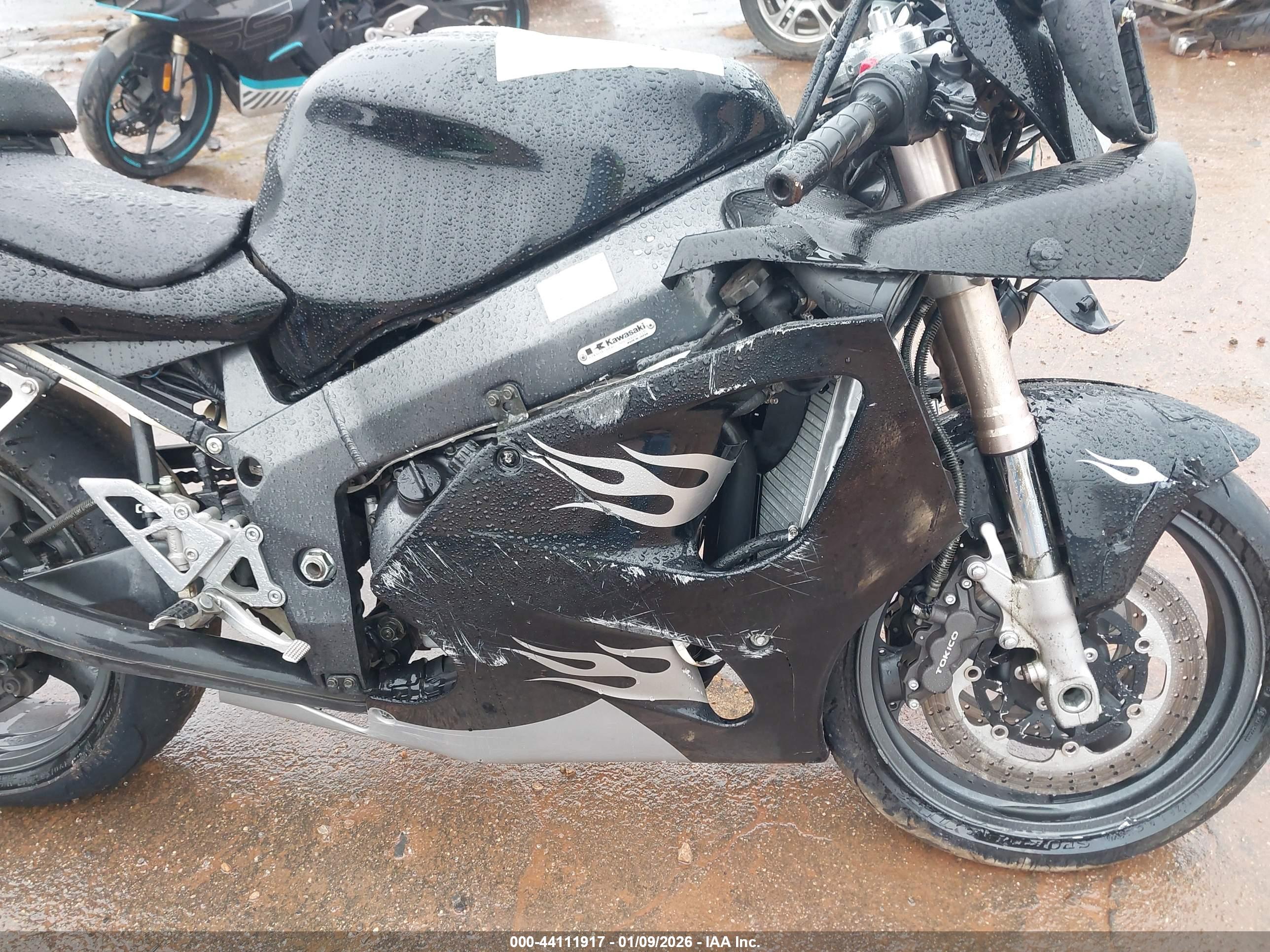 KAWASAKI ZX750 image 8