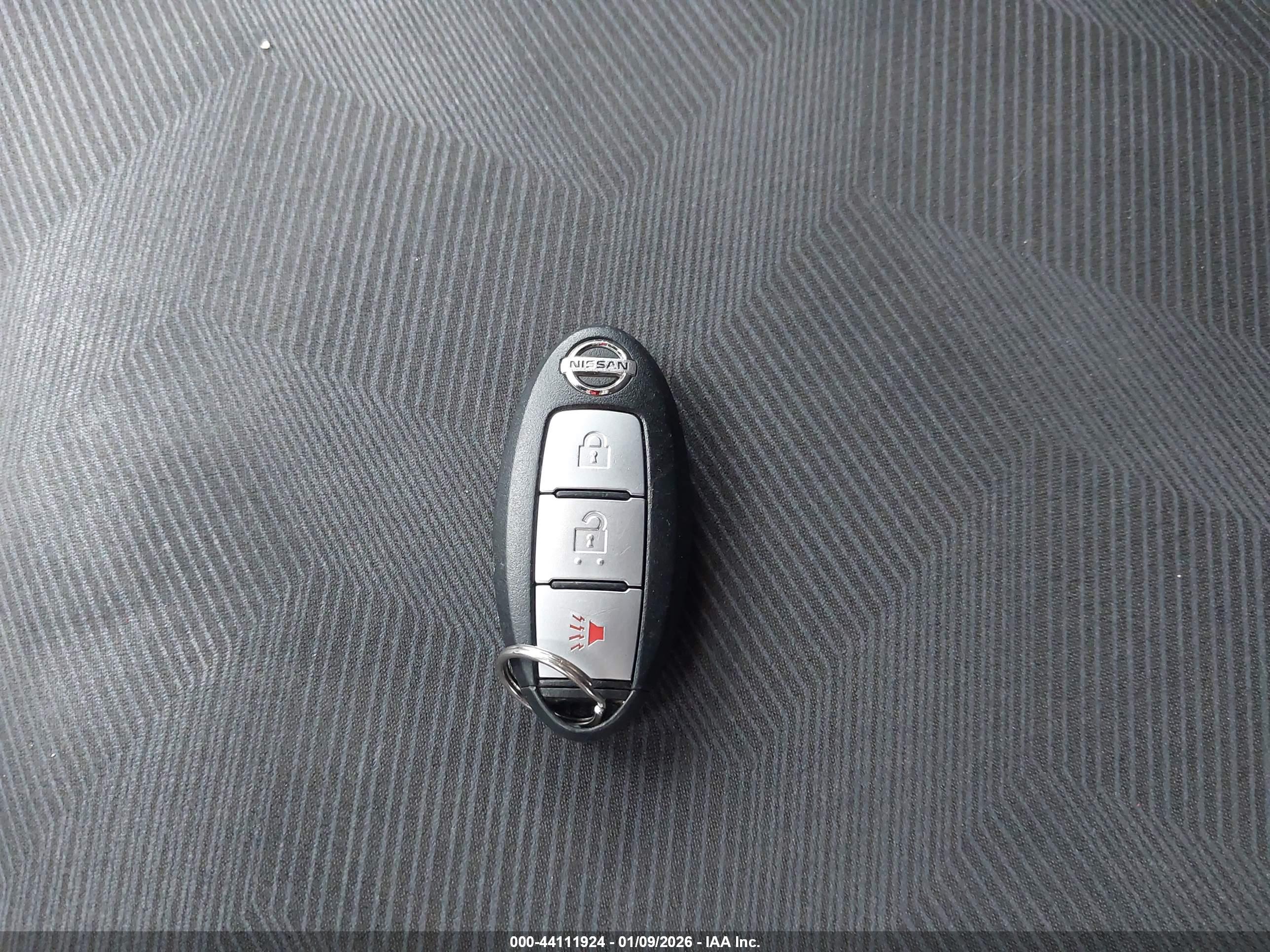NISSAN ROGUE image 11