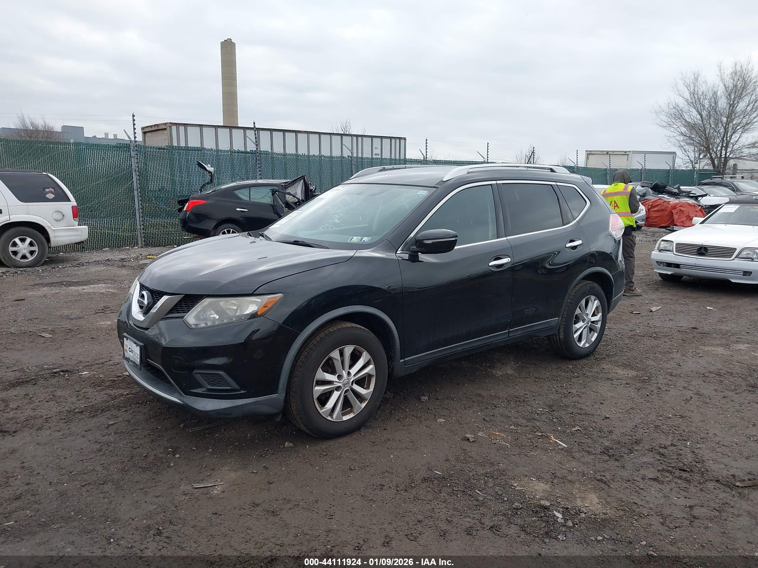 NISSAN ROGUE image 2