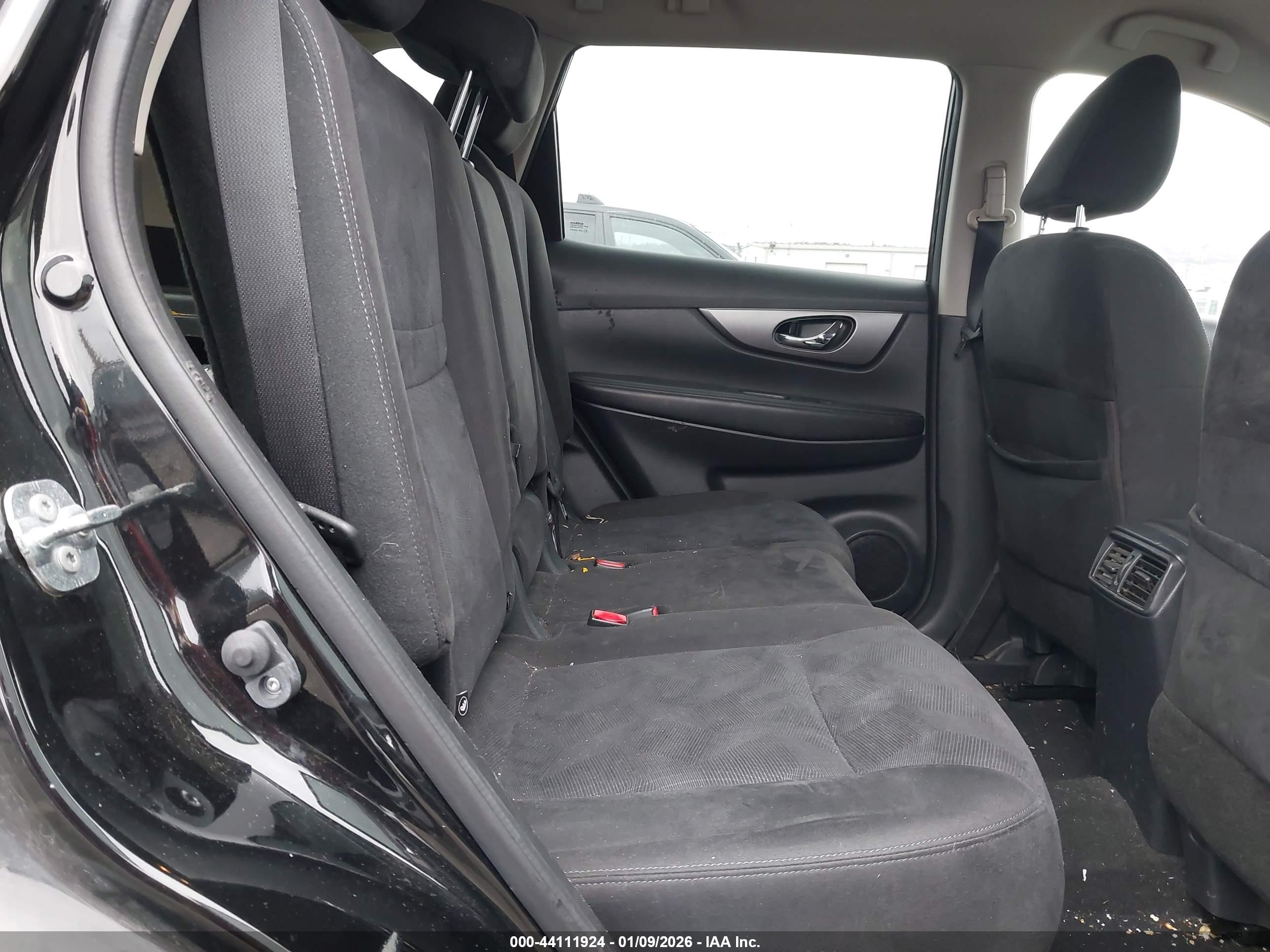 NISSAN ROGUE image 8