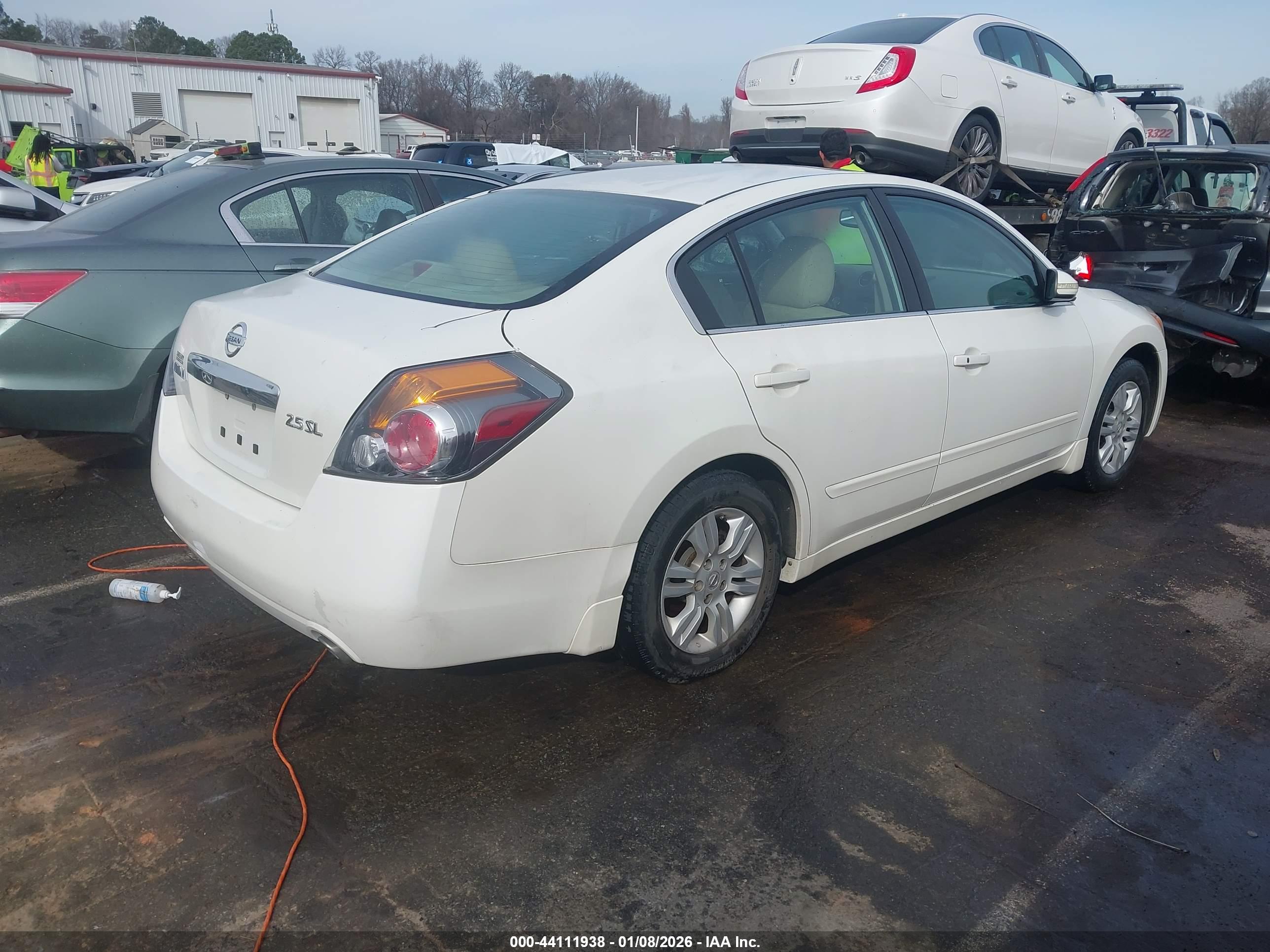 NISSAN ALTIMA image 4