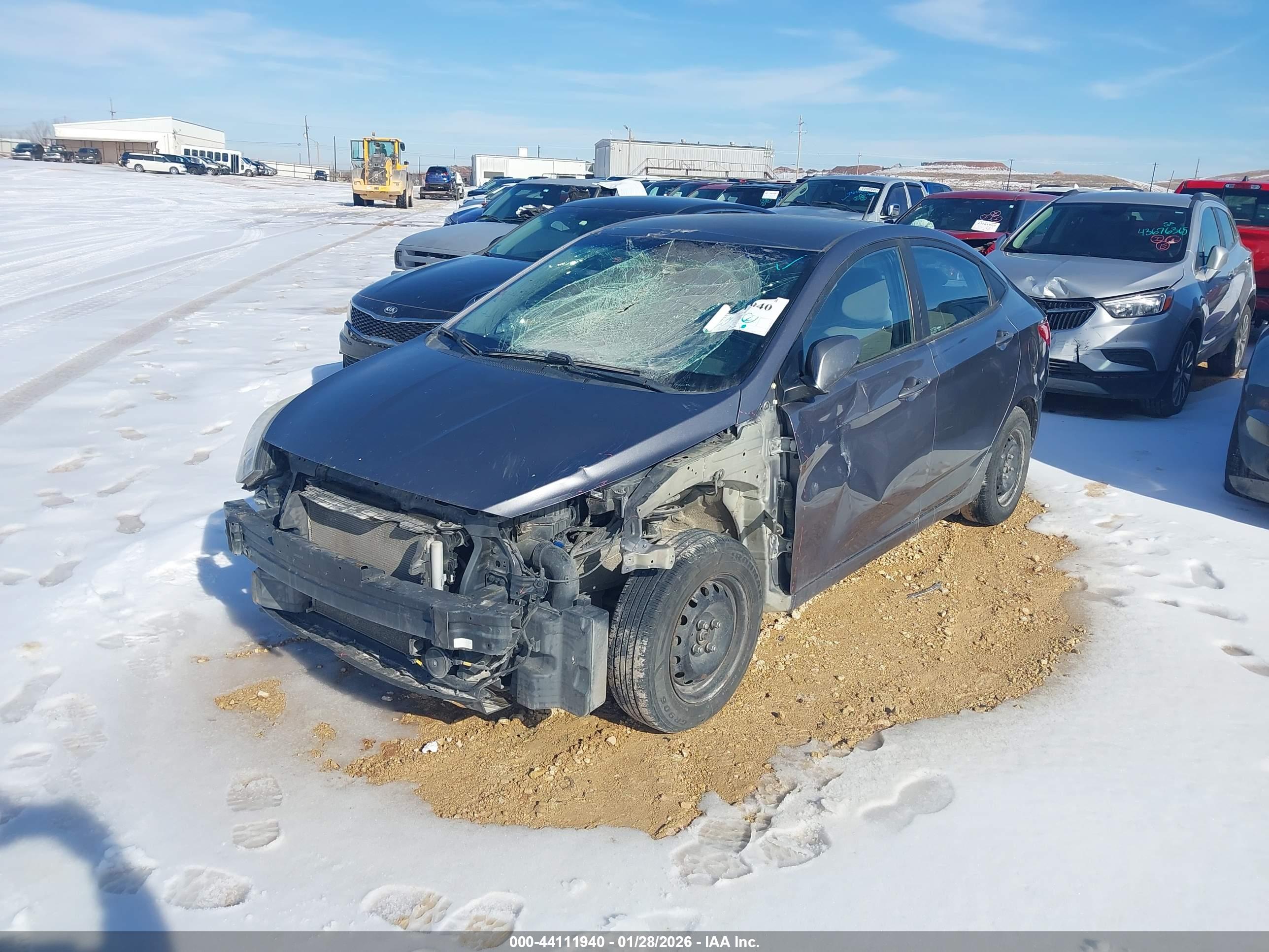 HYUNDAI ACCENT image 2