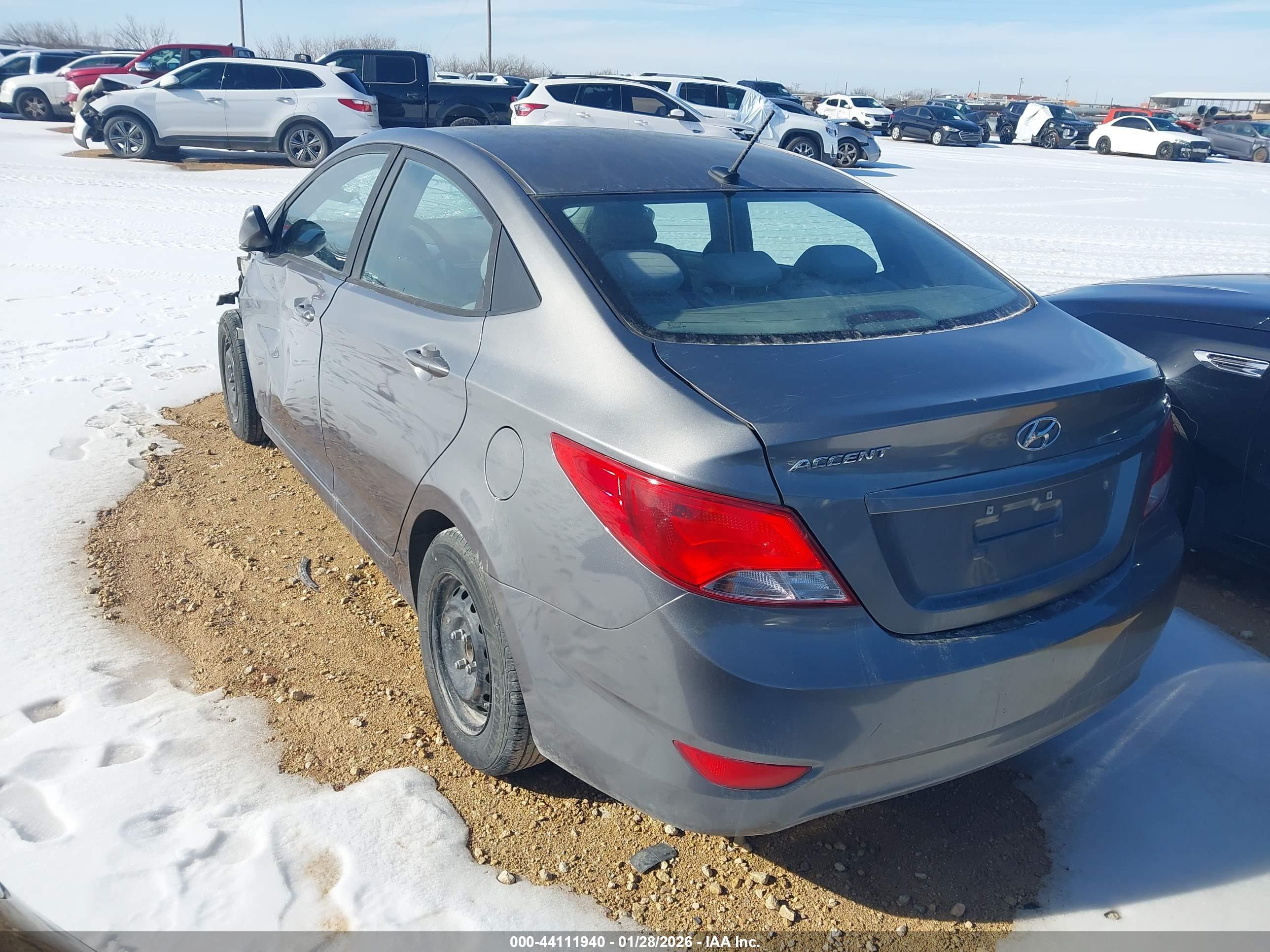 HYUNDAI ACCENT image 3