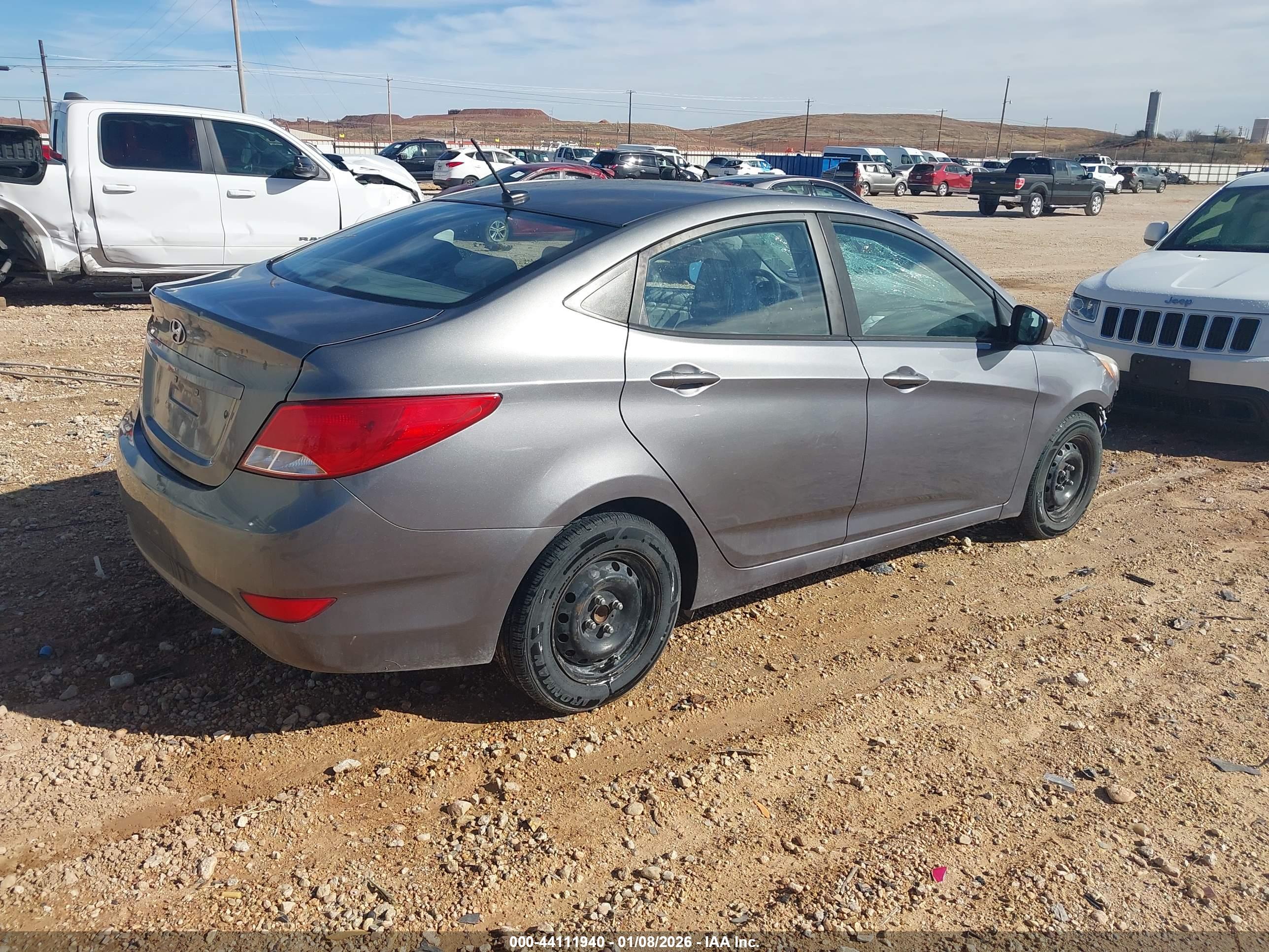 HYUNDAI ACCENT image 4