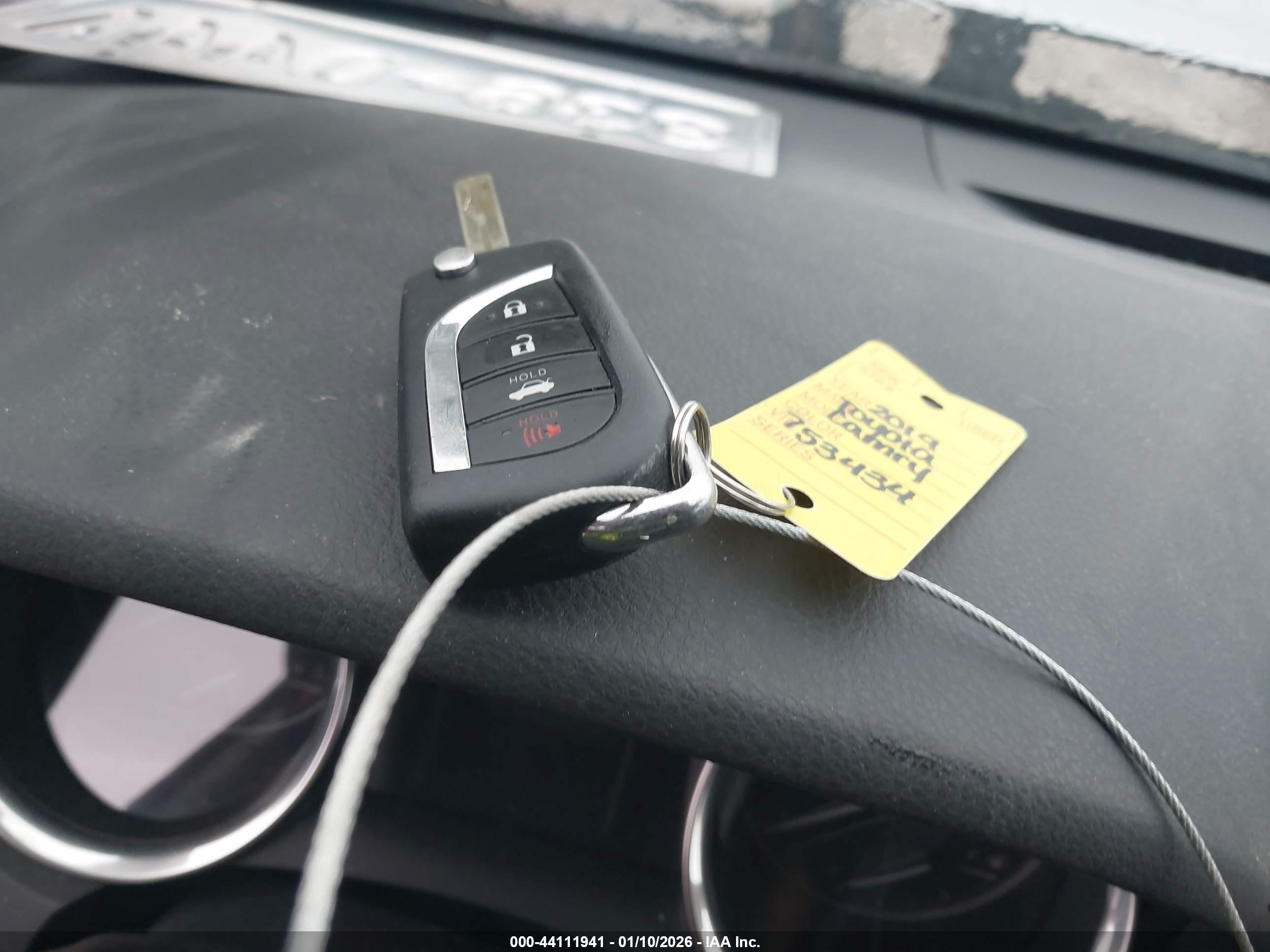 TOYOTA CAMRY image 11