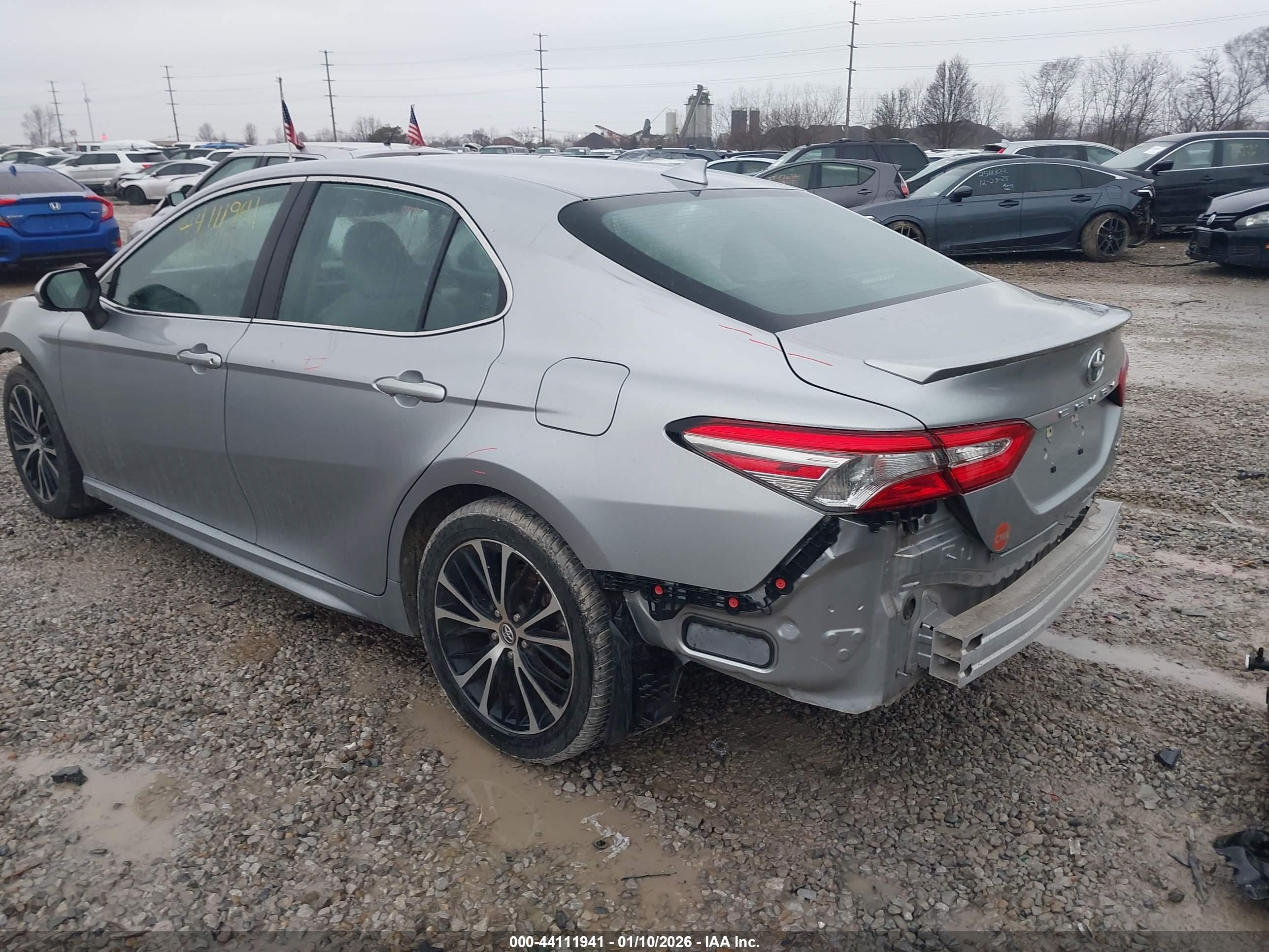 TOYOTA CAMRY image 3