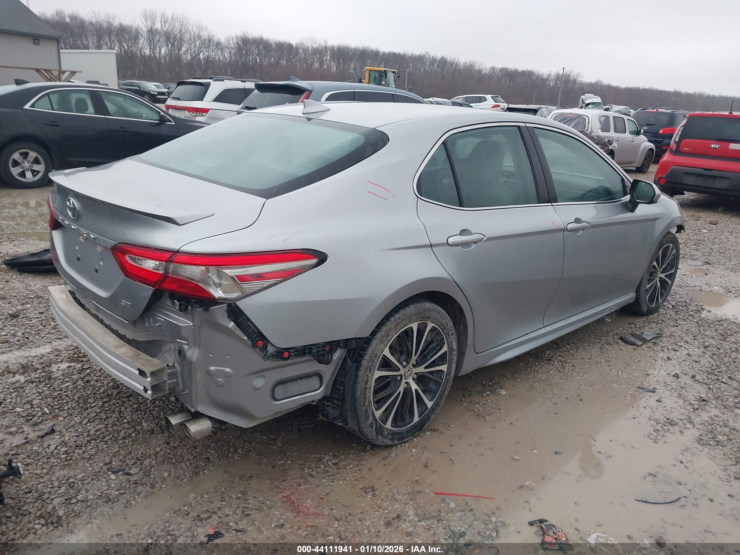 TOYOTA CAMRY image 4