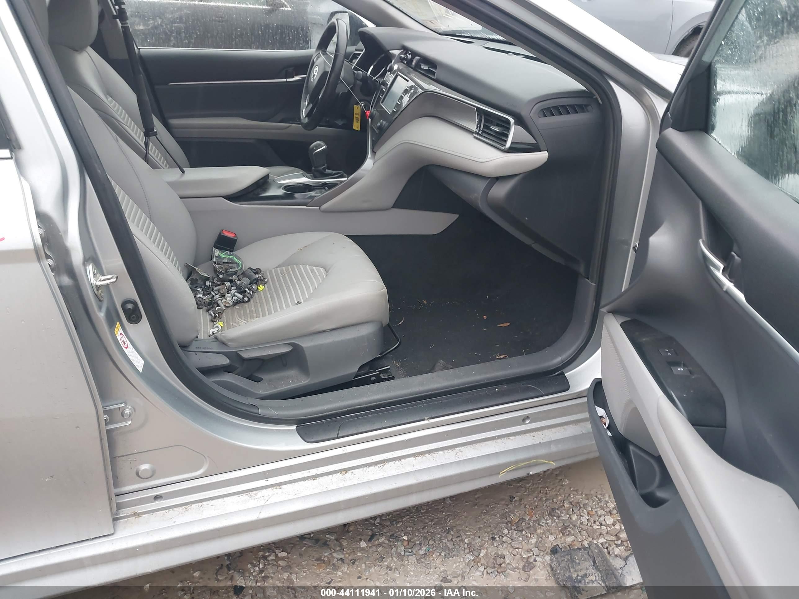 TOYOTA CAMRY image 5