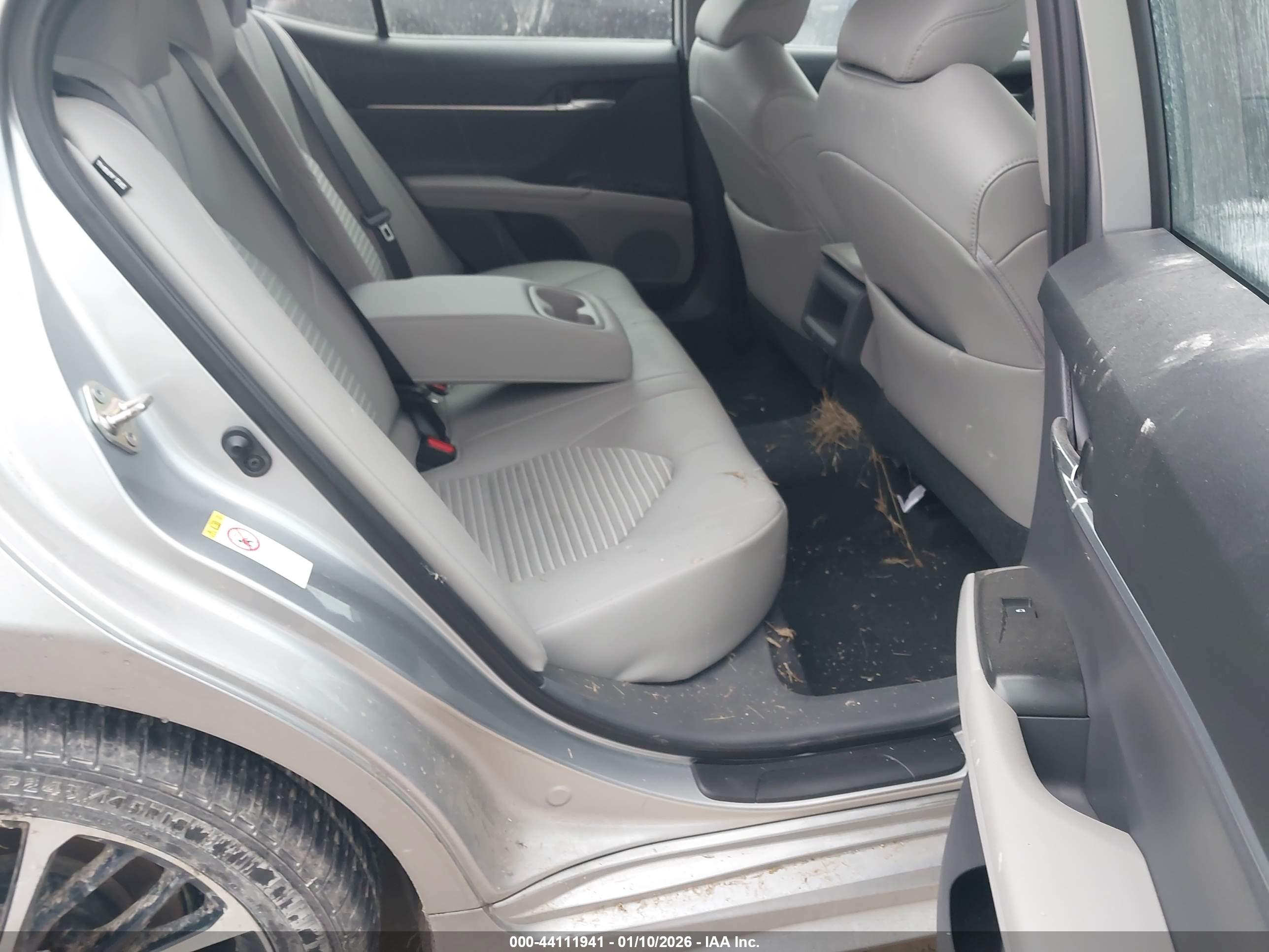 TOYOTA CAMRY image 8