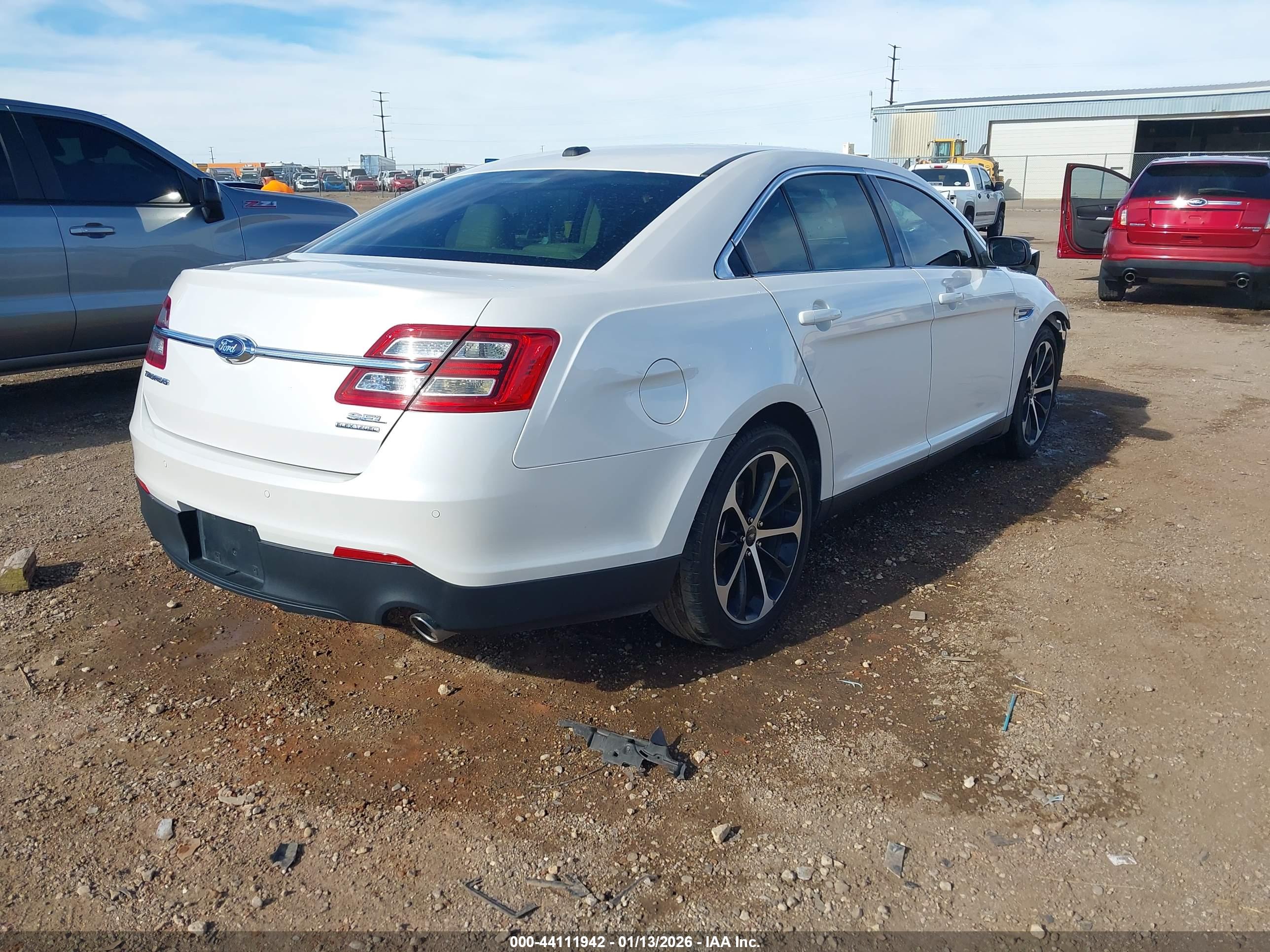 FORD TAURUS image 4