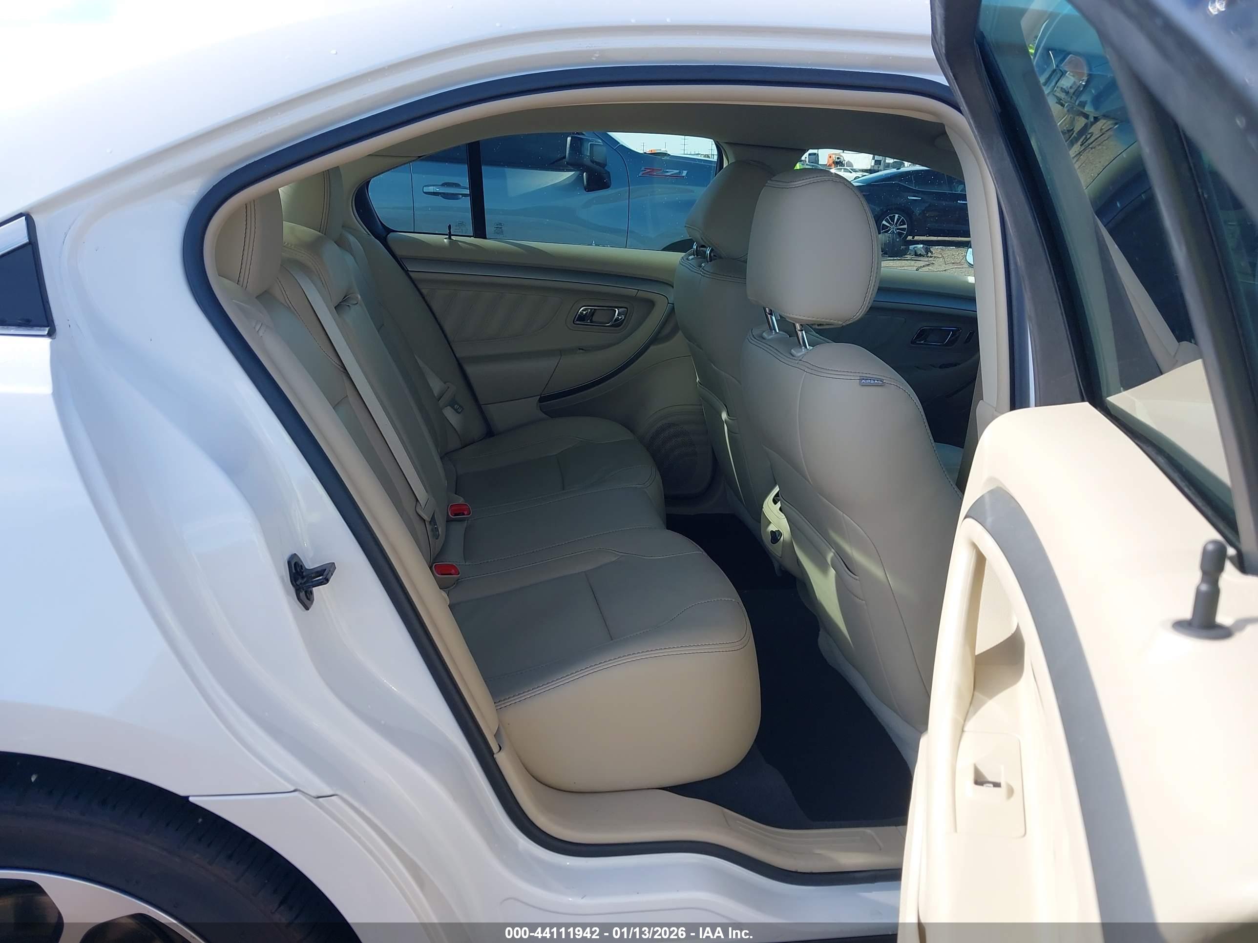 FORD TAURUS image 8