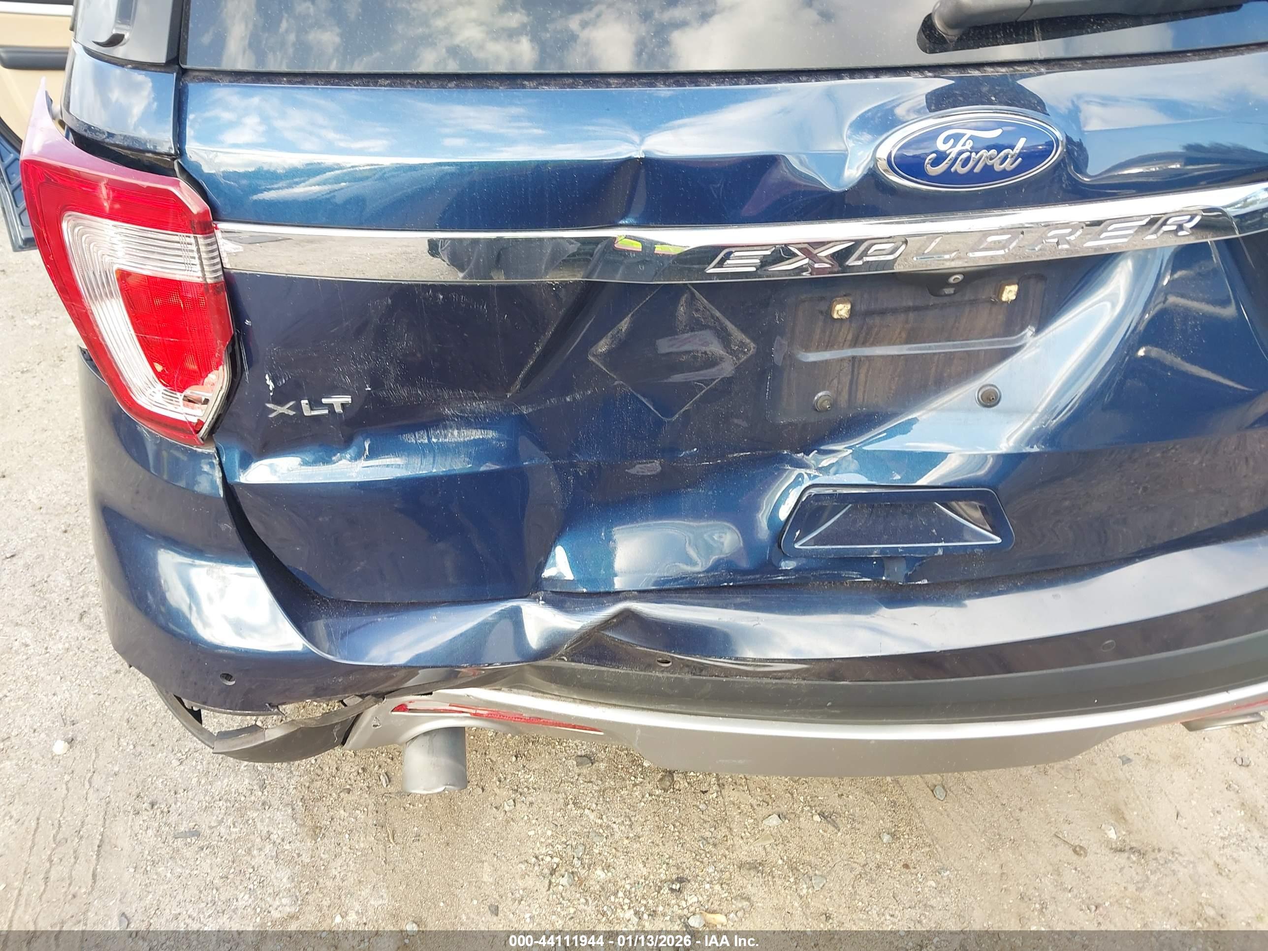 FORD EXPLORER image 6