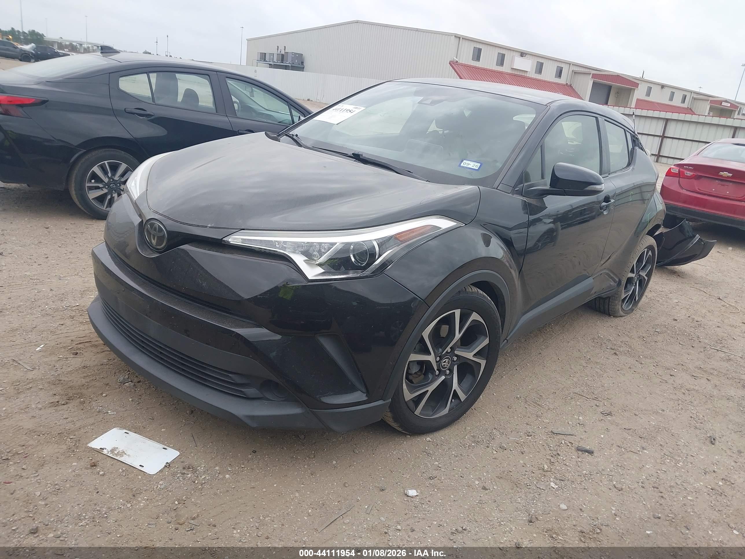 TOYOTA C-HR image 2