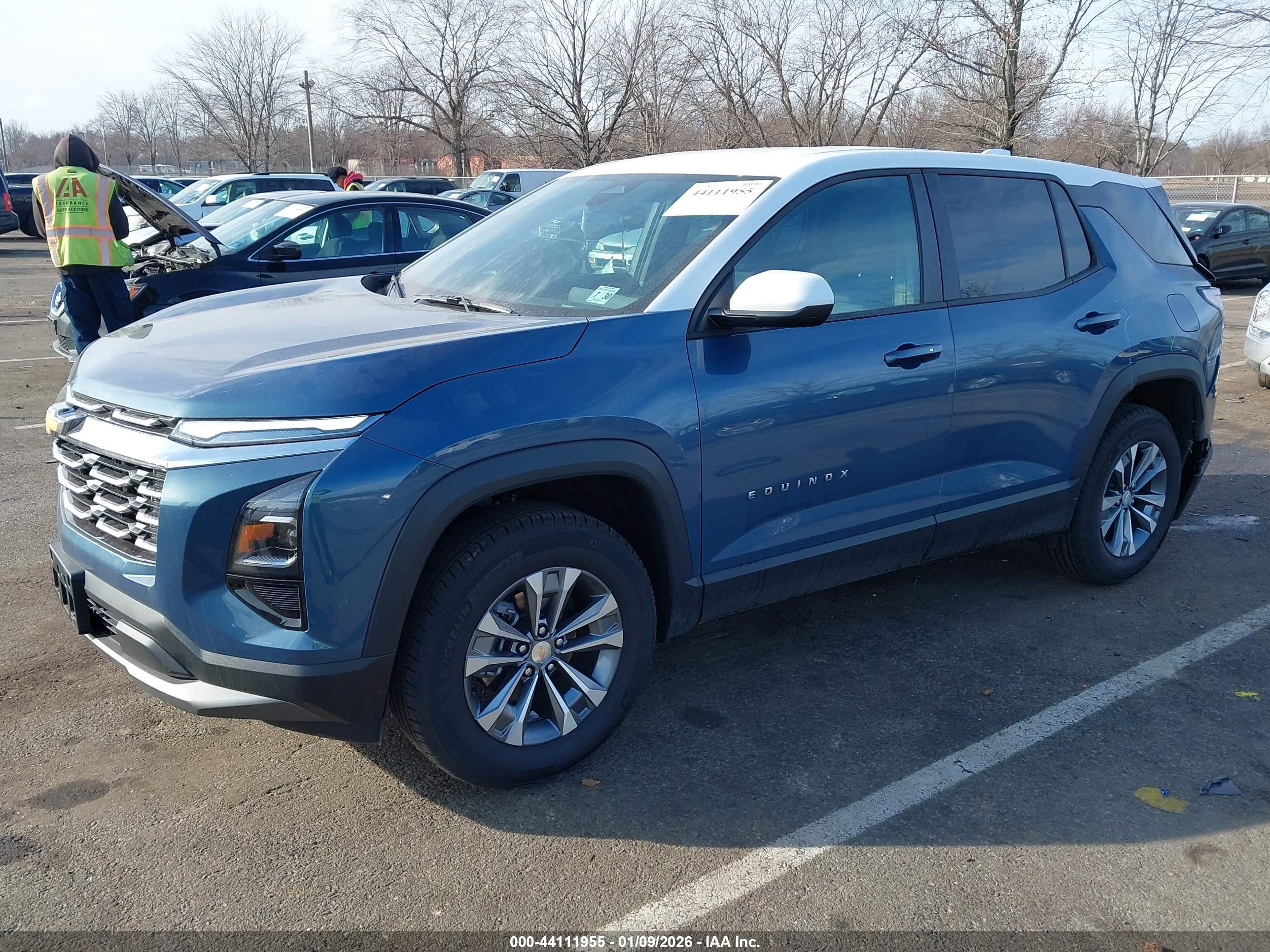 CHEVROLET EQUINOX image 2