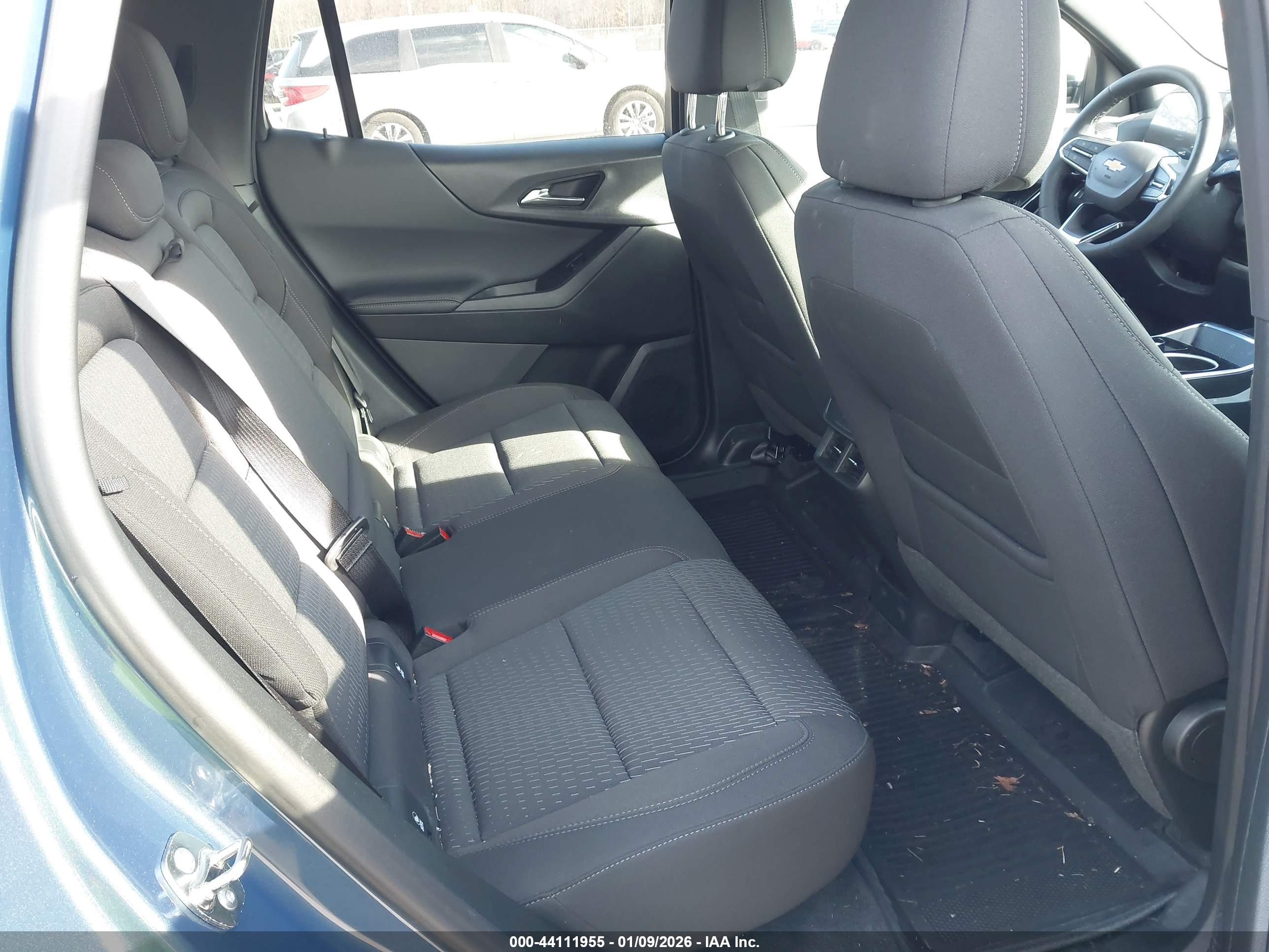 CHEVROLET EQUINOX image 8