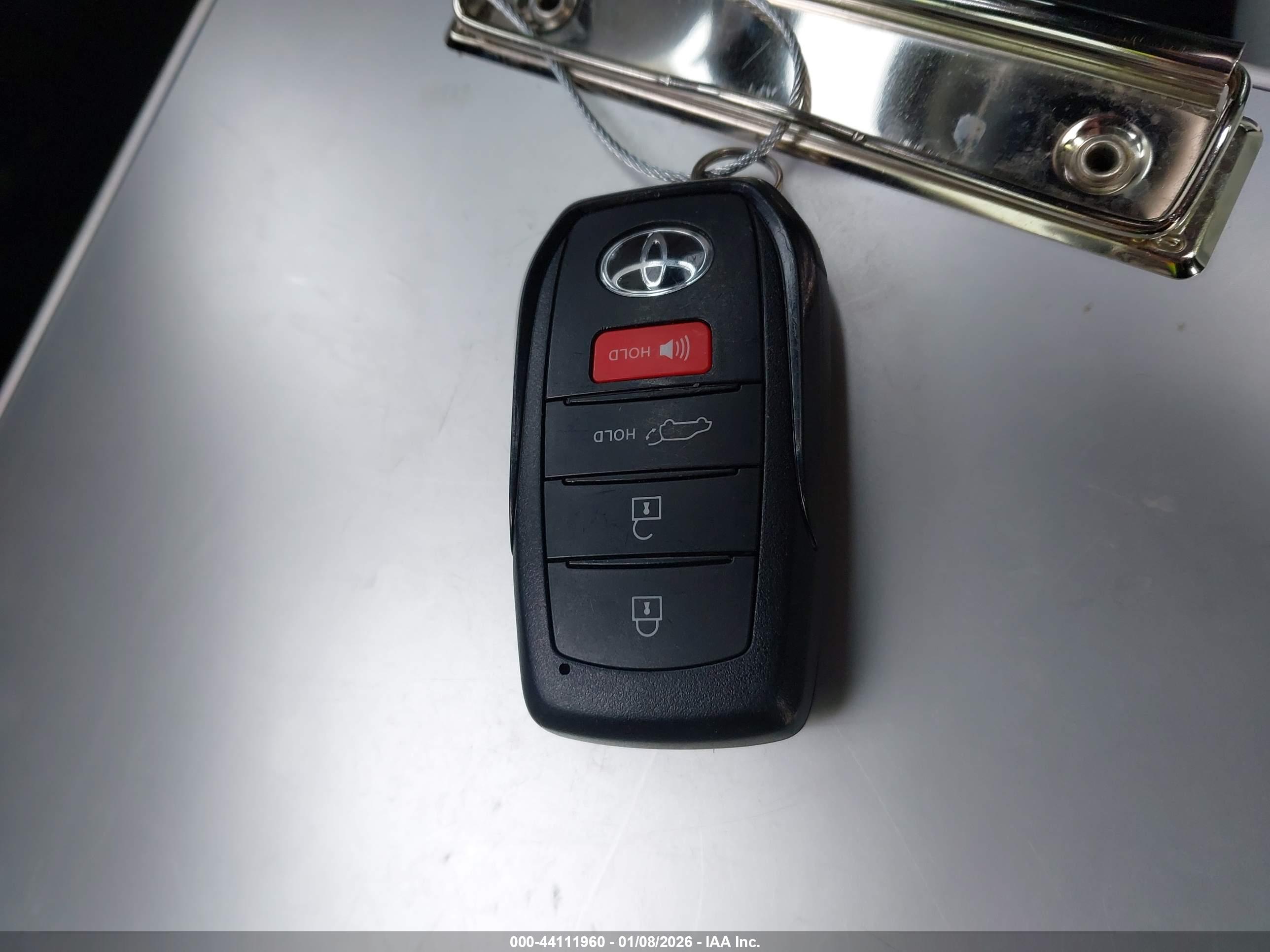 TOYOTA PRIUS image 11